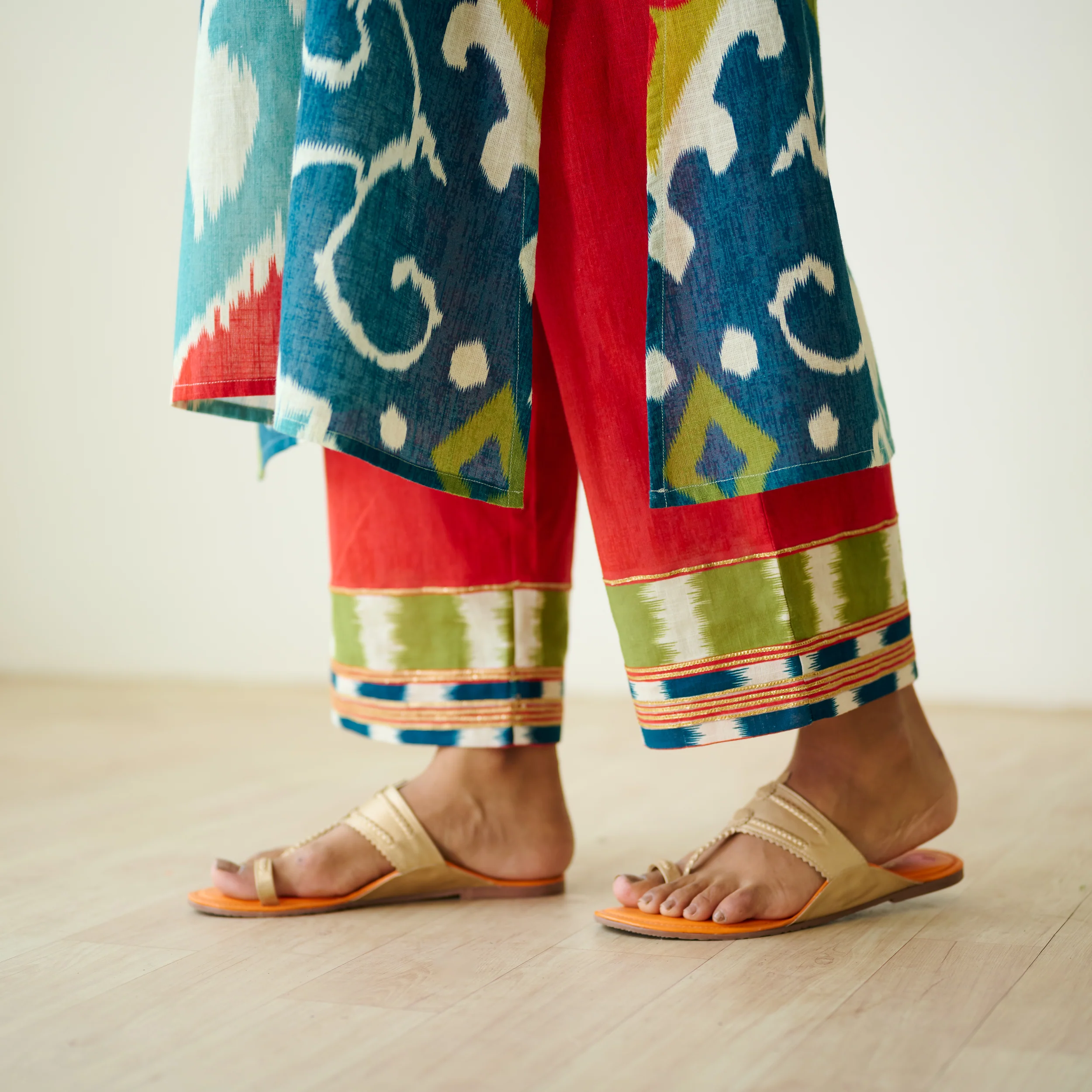 Aurora Slub Cotton Kurta Set with Gota Detailing - Multicolour - Image 4
