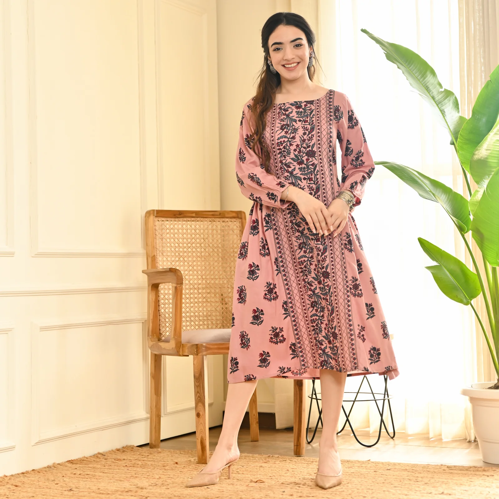 Baby Pink Side Gathered Printed Dress - Image 4