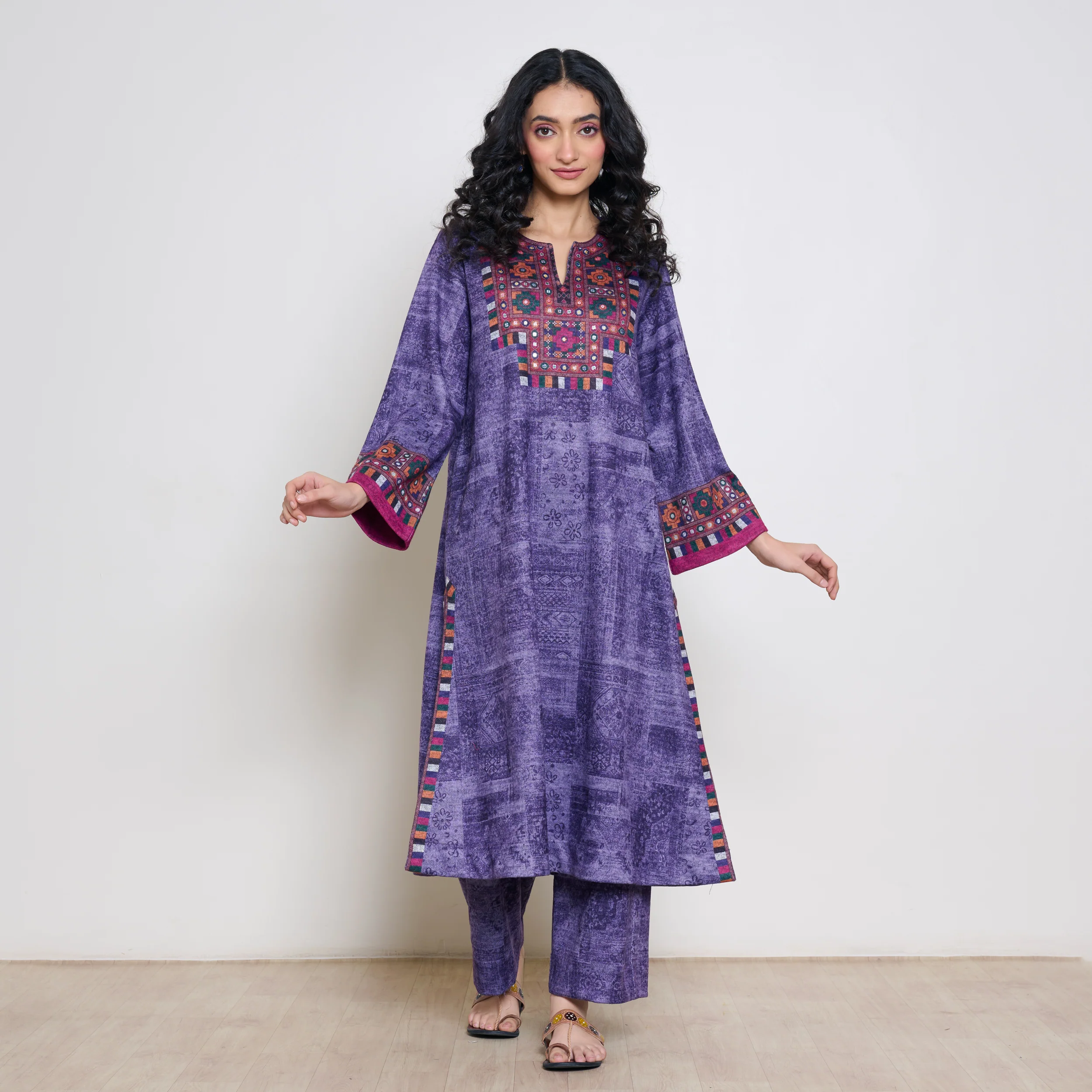 Banjara Woollen Hand Embroidered Kurta Set - Violet - Image 3