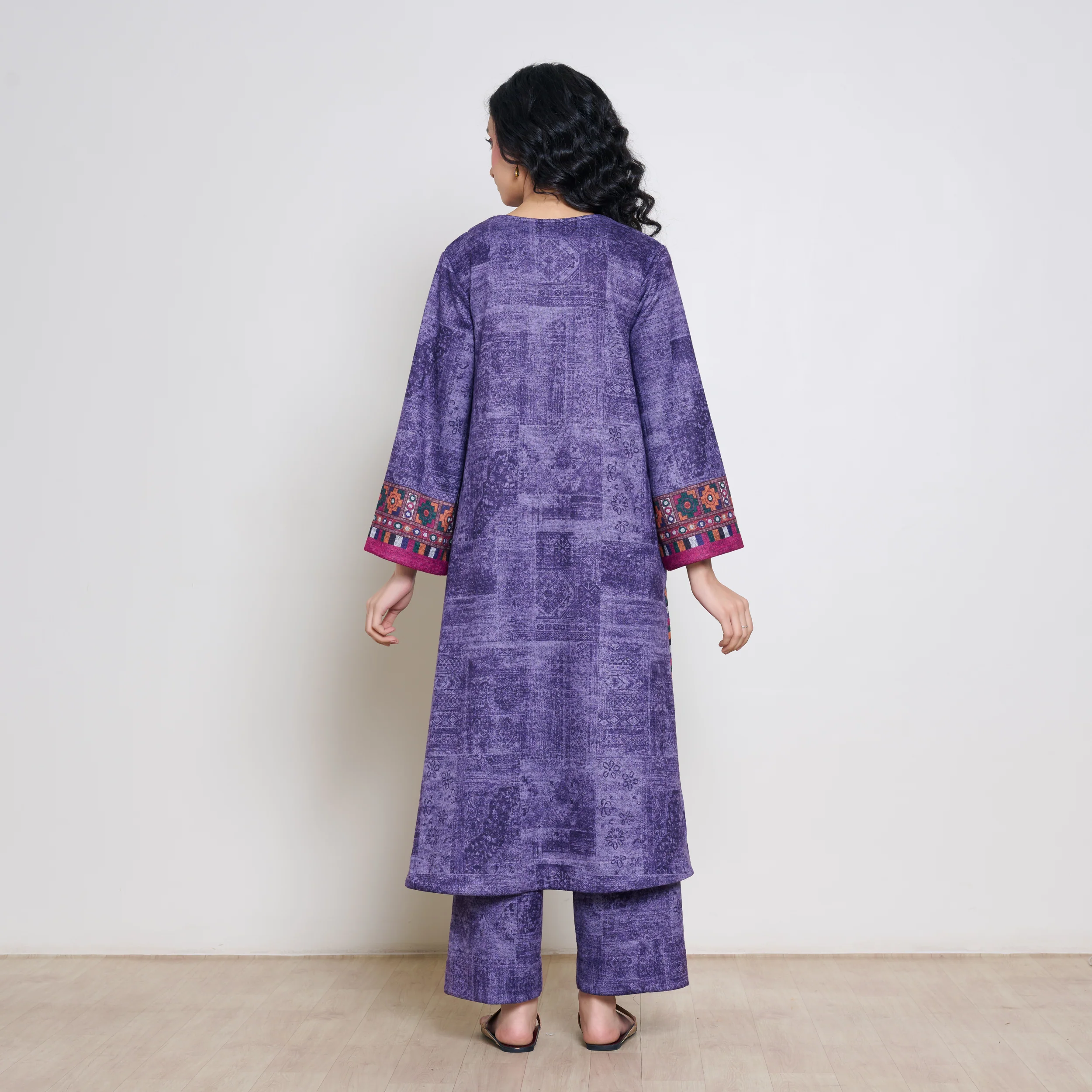 Banjara Woollen Hand Embroidered Kurta Set - Violet - Image 6