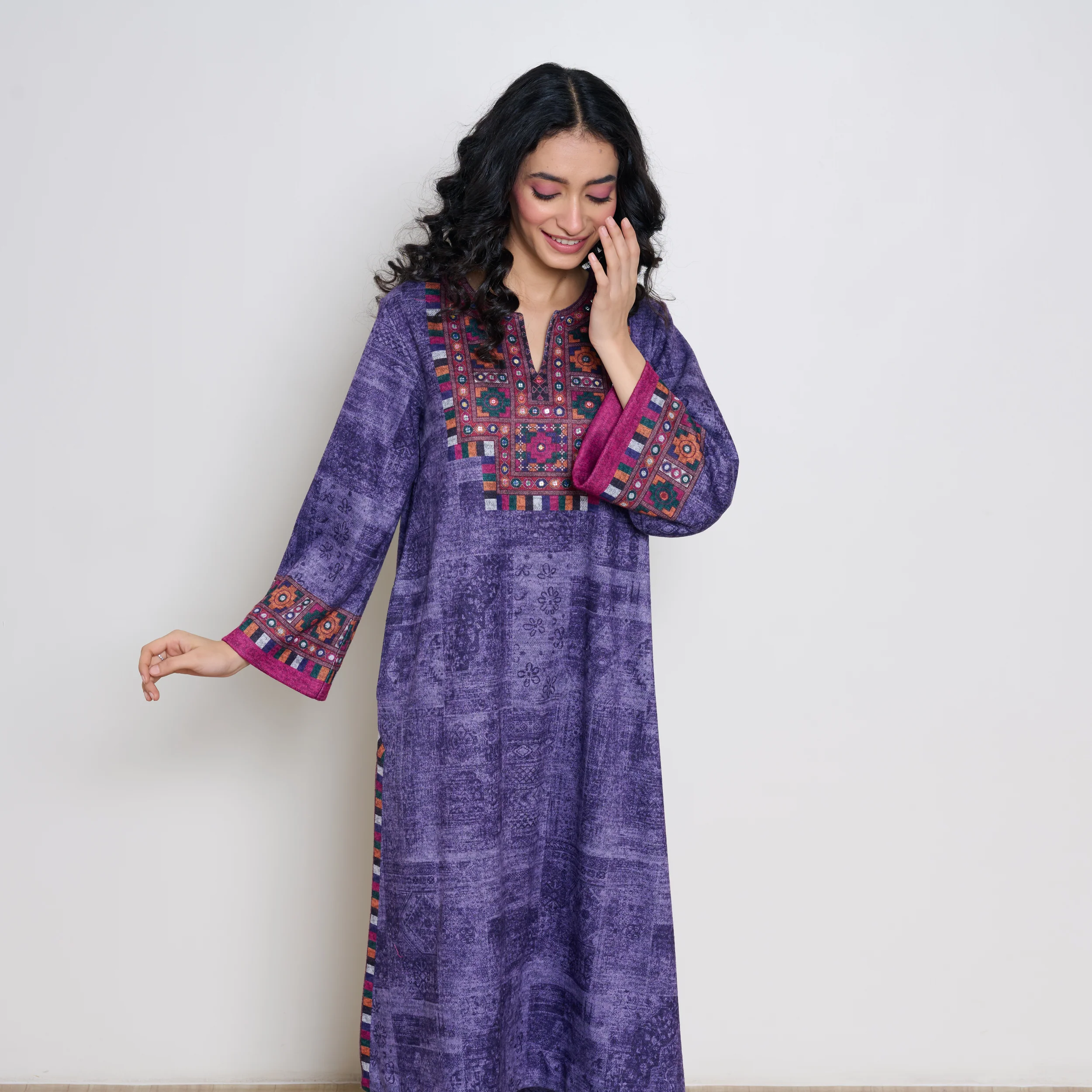 Banjara Woollen Hand Embroidered Kurta Set - Violet - Image 7