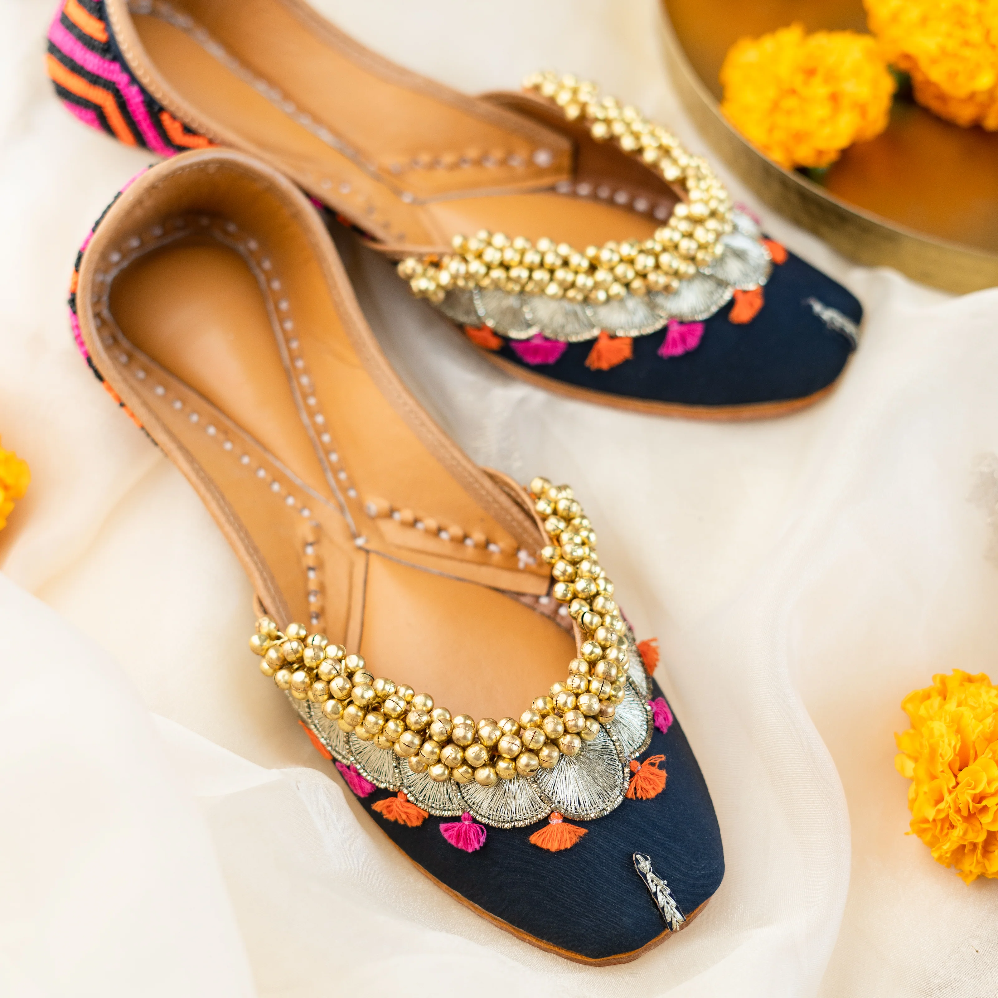 Black Embroidered Ghungroo Jutti - Image 4