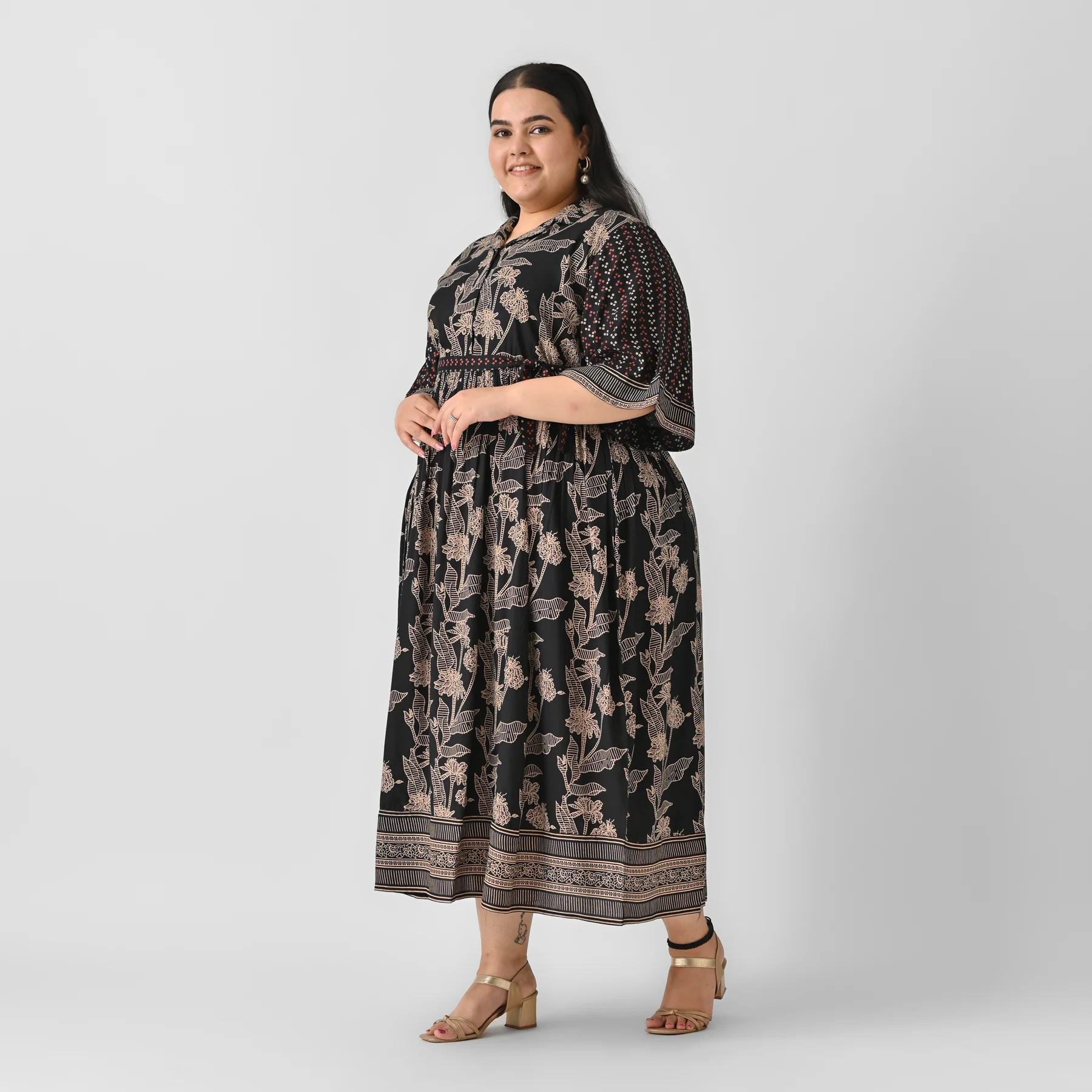 Black Flared Sleeves Dress with Belt Detail & Pockets - SOM - Image 4