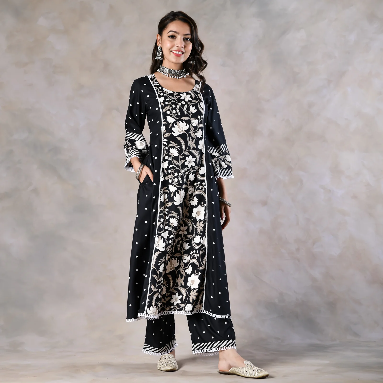 Black Floral Paneled Kurta Pant and Dupatta Set - Image 4
