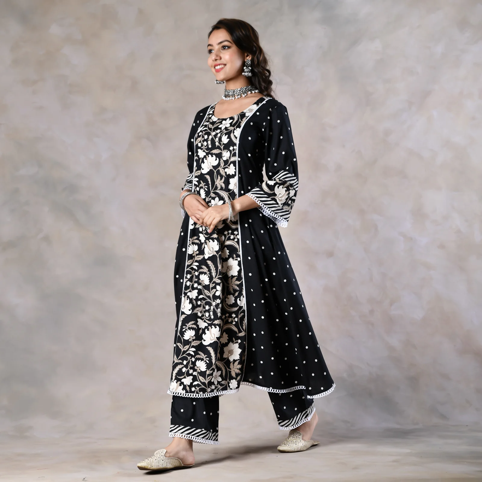 Black Floral Paneled Kurta Pant and Dupatta Set - Image 5