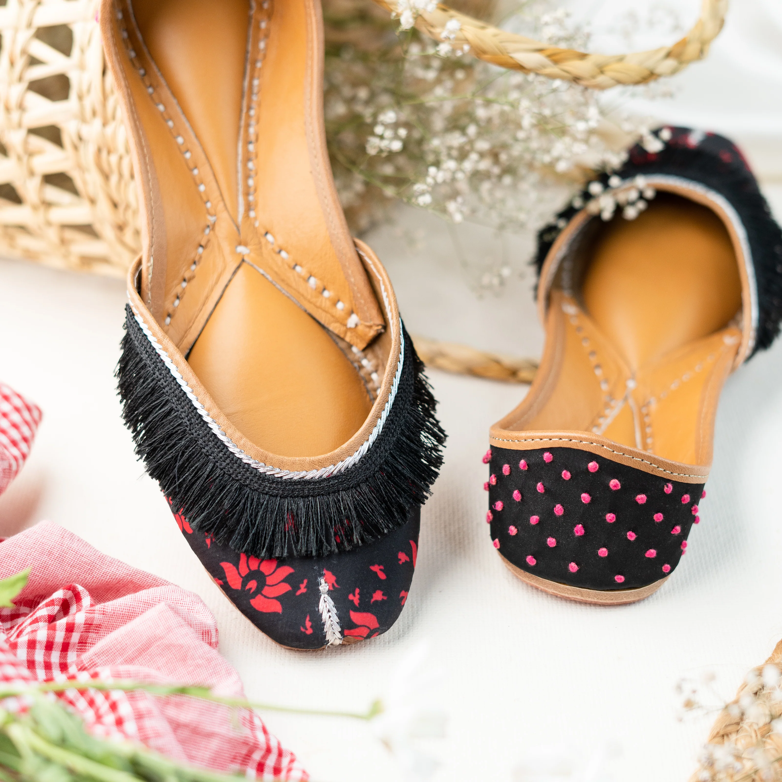 Black French Laced Printed Jutti - Image 3