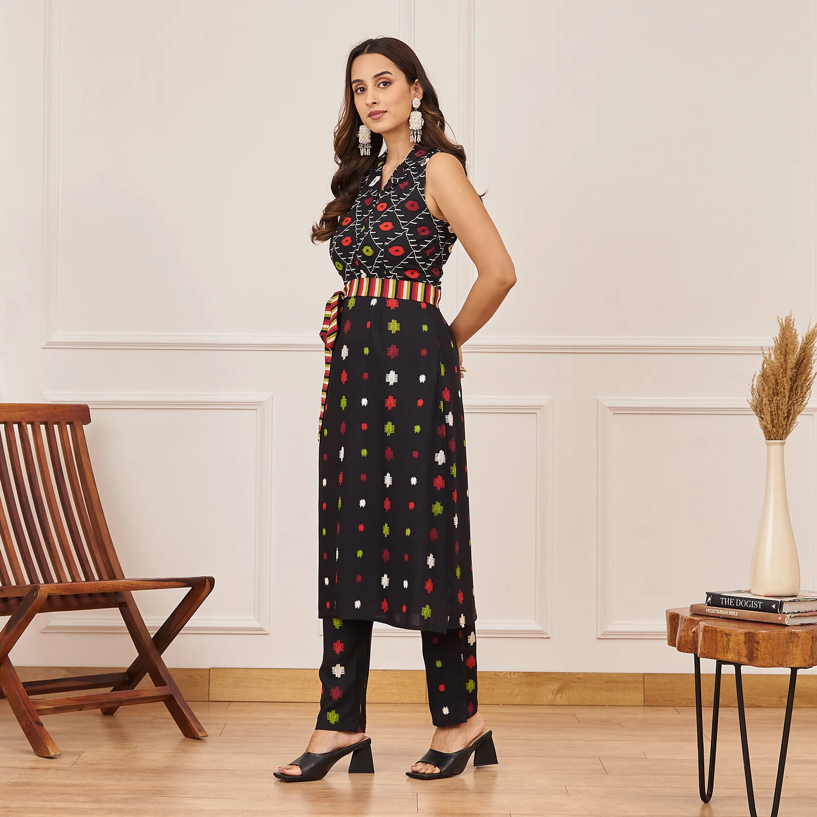 Black Ikat Inspired Kurta Pant Co ord Set with Belt - Image 3