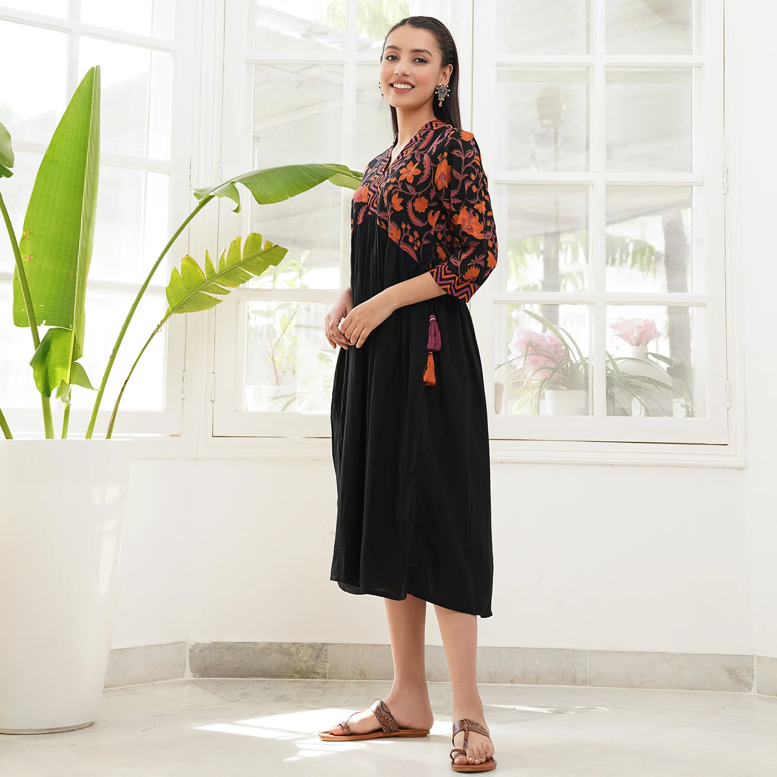 Black & Rust V Neck Gathered Dress With Pockets - SOM - Image 5