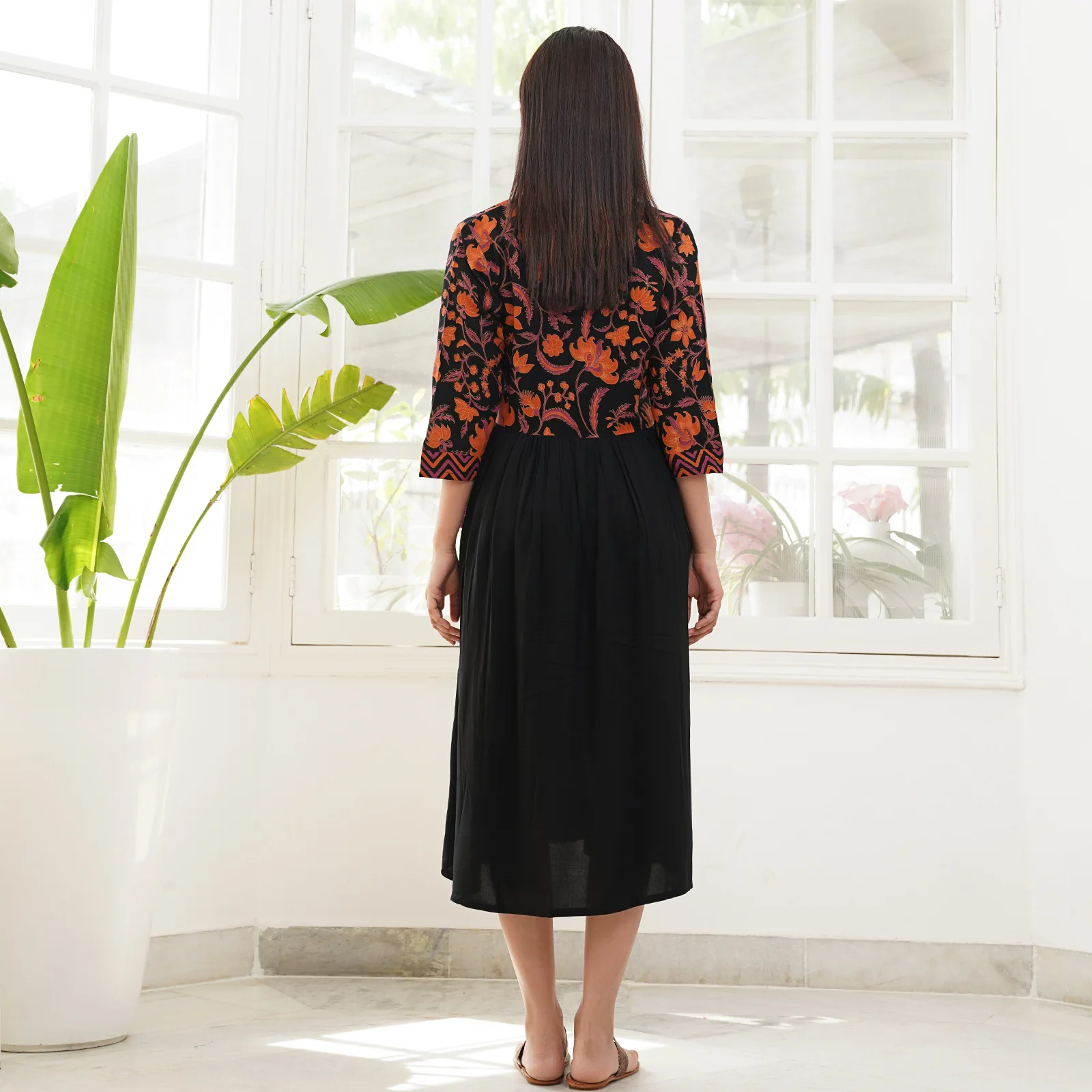 Black & Rust V Neck Gathered Dress With Pockets - SOM - Image 6