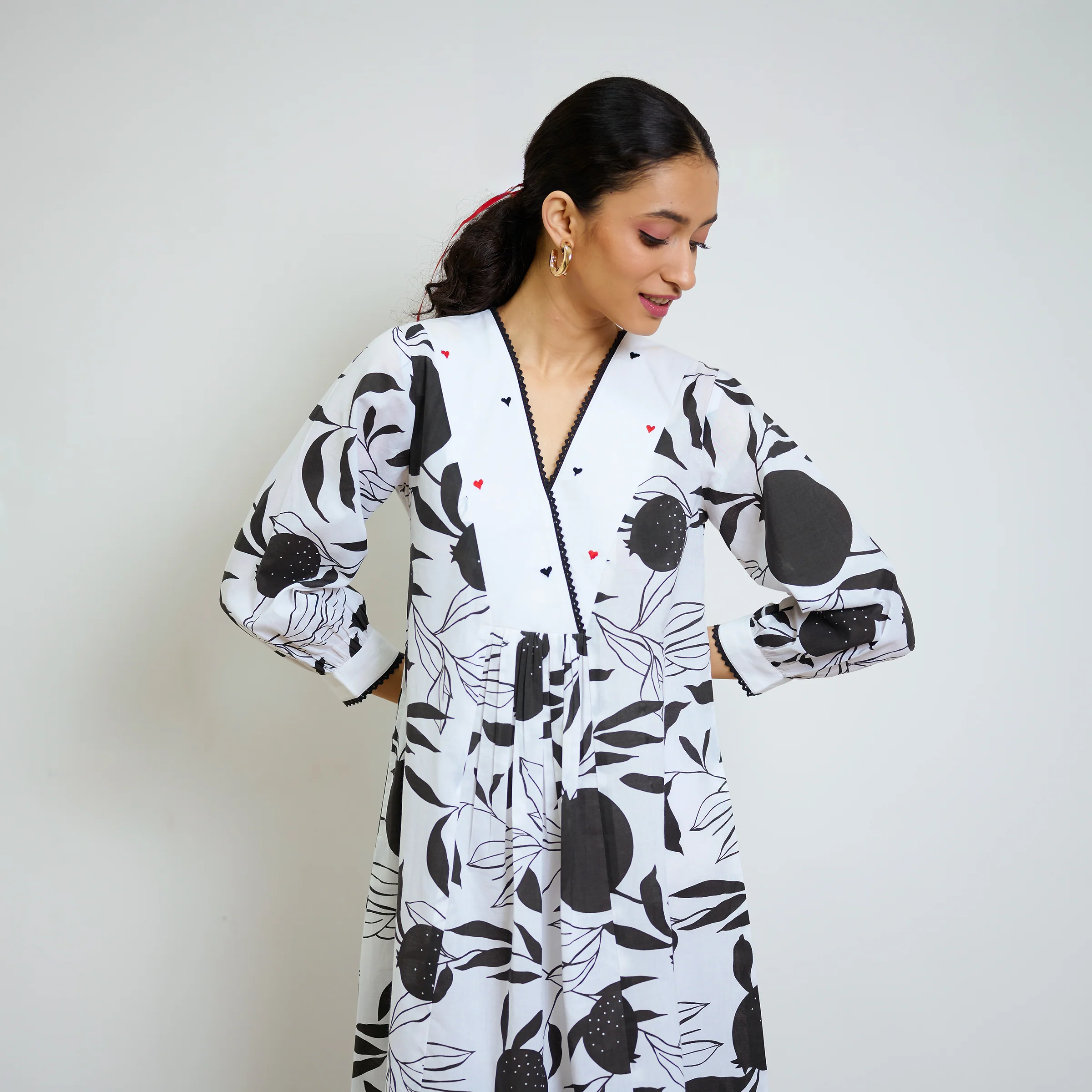 Black & White Love is in the Air Cotton Kurta Set with Hand Embroidery Detail - Image 4