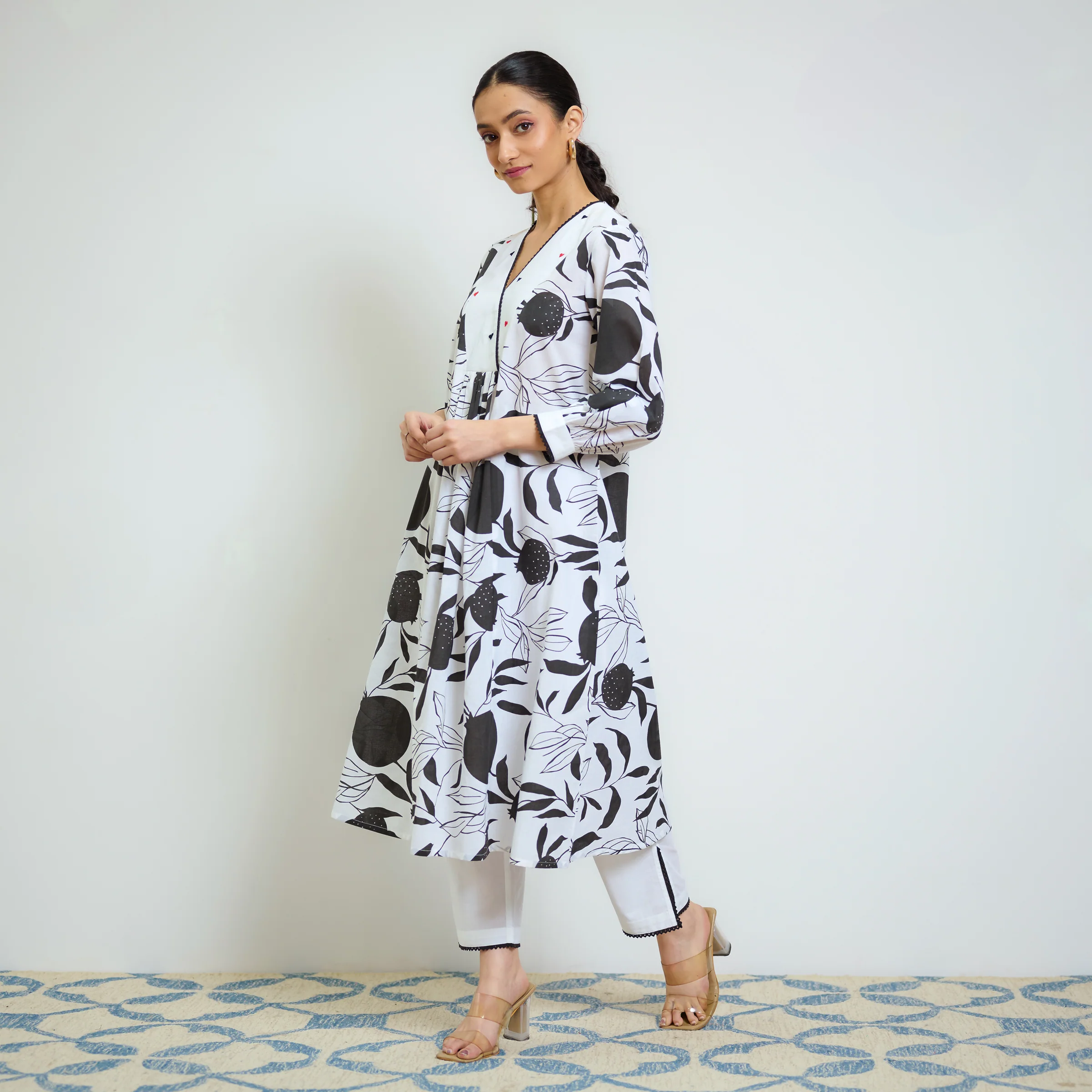 Black & White Love is in the Air Cotton Kurta Set with Hand Embroidery Detail - Image 5