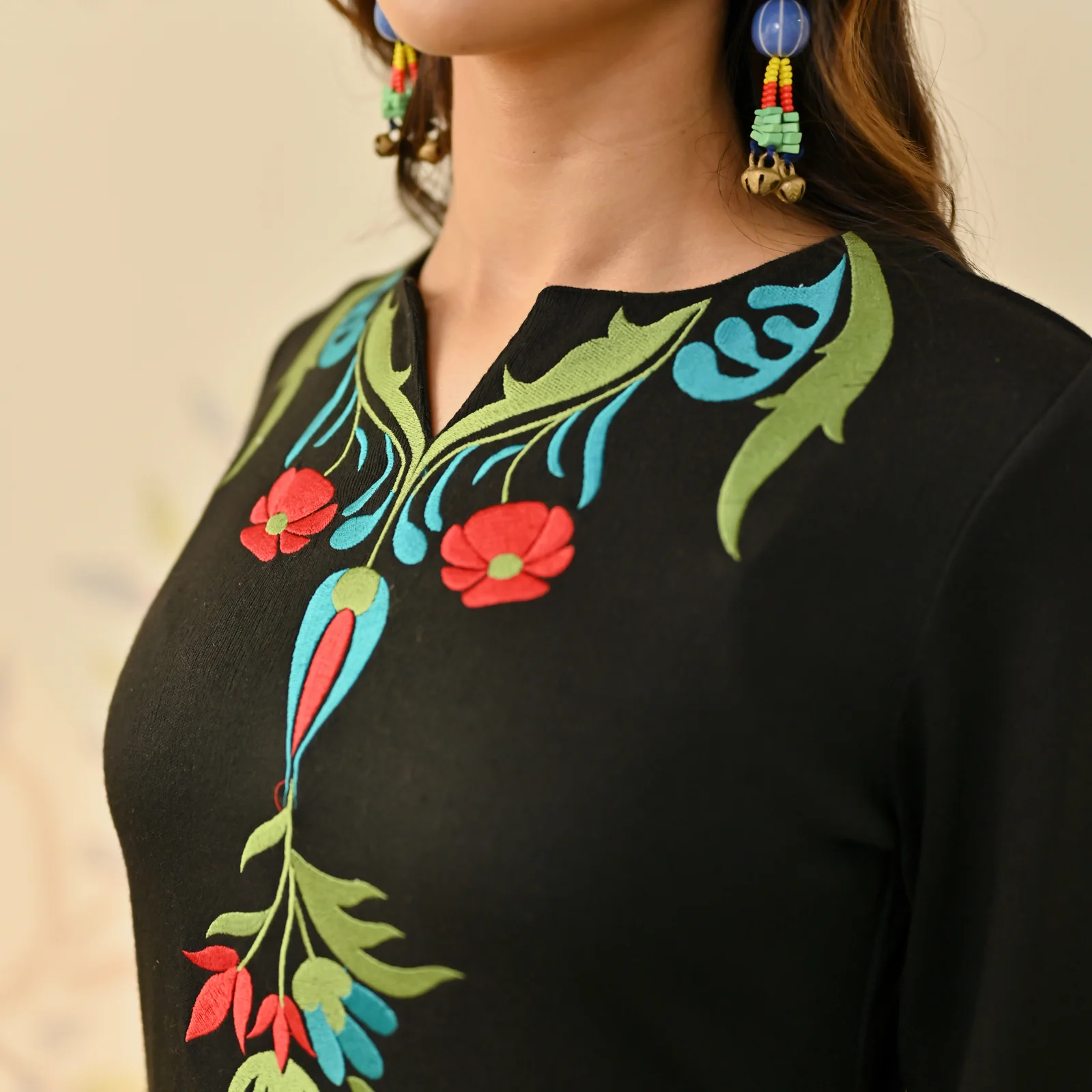 Black Woollen Aari Embroidered Kashmiri Kurta - Image 2
