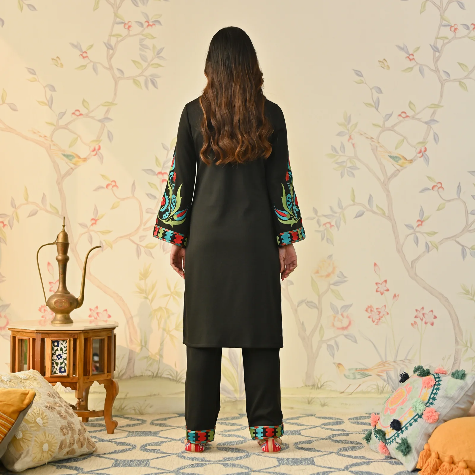 Black Woollen Aari Embroidered Kashmiri Kurta - Image 7
