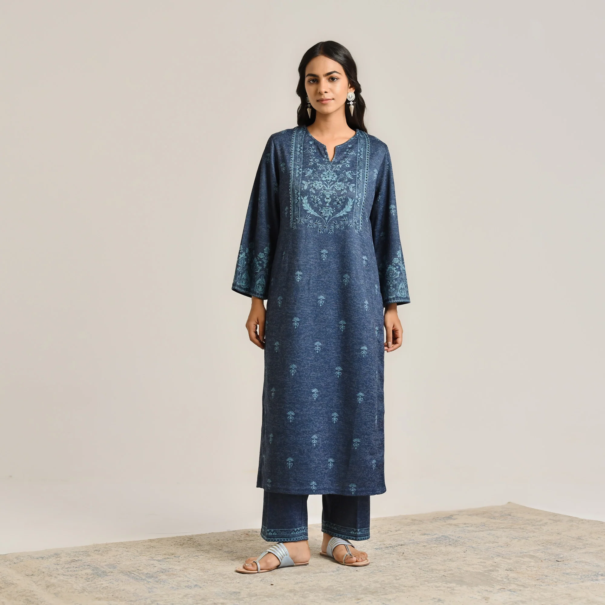 Blue Contemporary Embroidered Woollen Kurta - Image 3