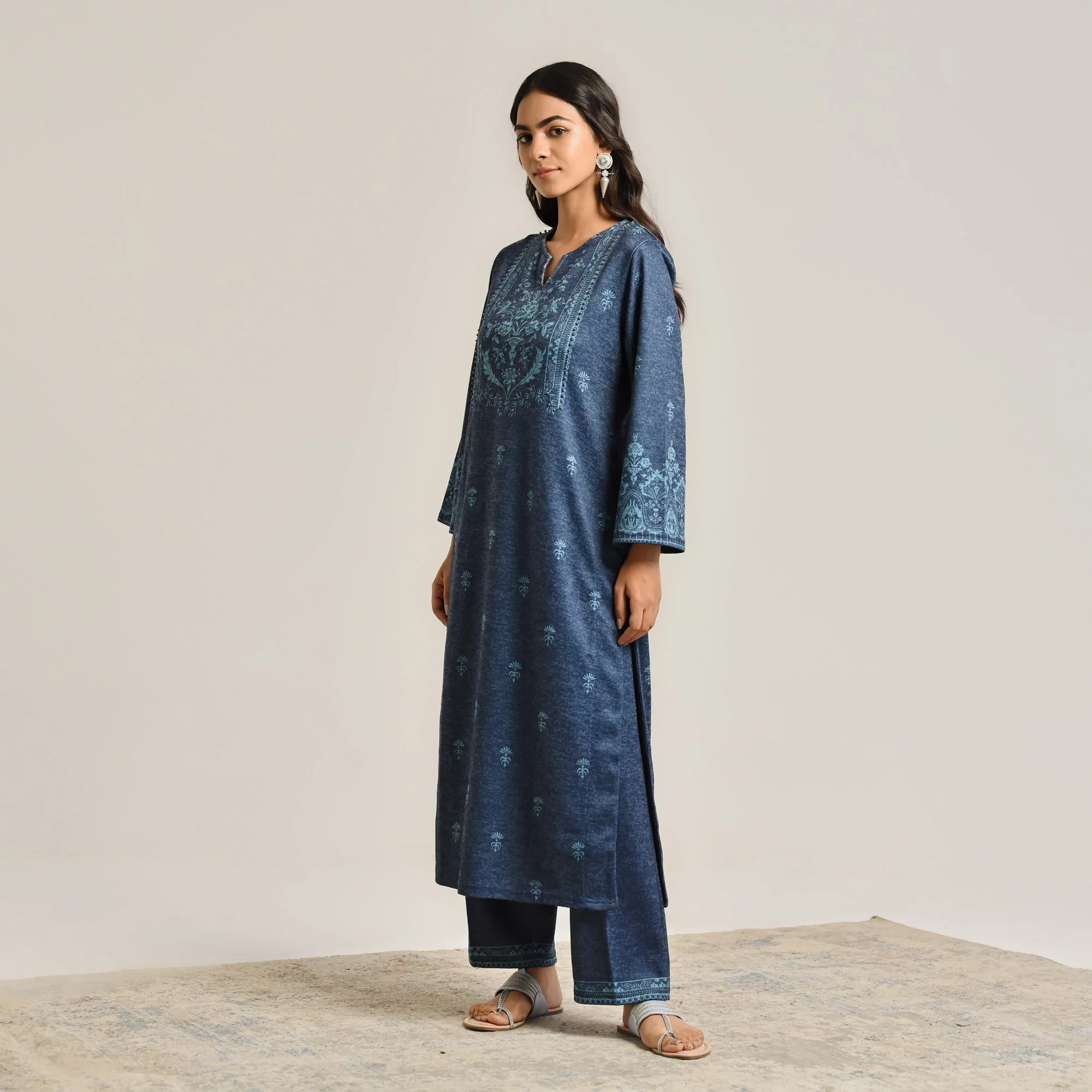 Blue Contemporary Embroidered Woollen Kurta - Image 5