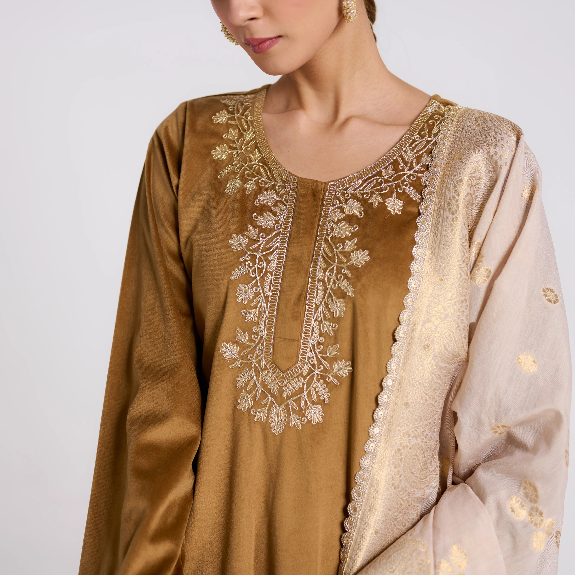 Brown Ochre Embroidered Noor Velvet Set with Brocade Dupatta - Image 2