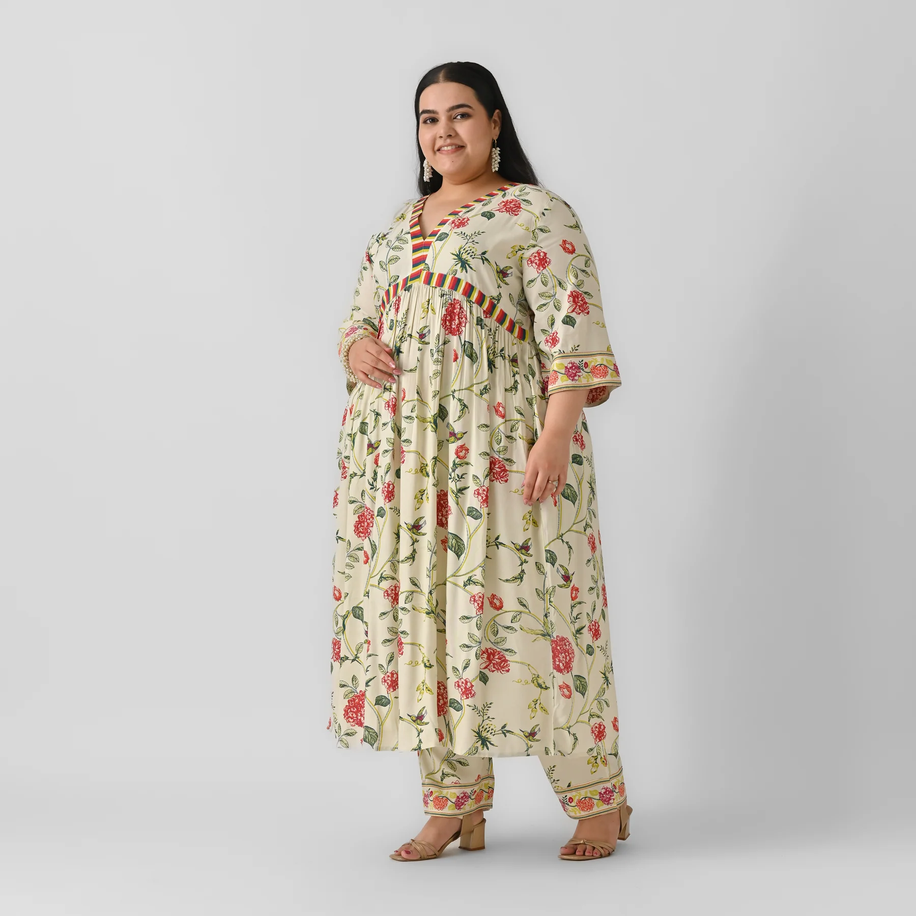 Cream Front Gathered Kurta Pant Set - SOM - Image 4