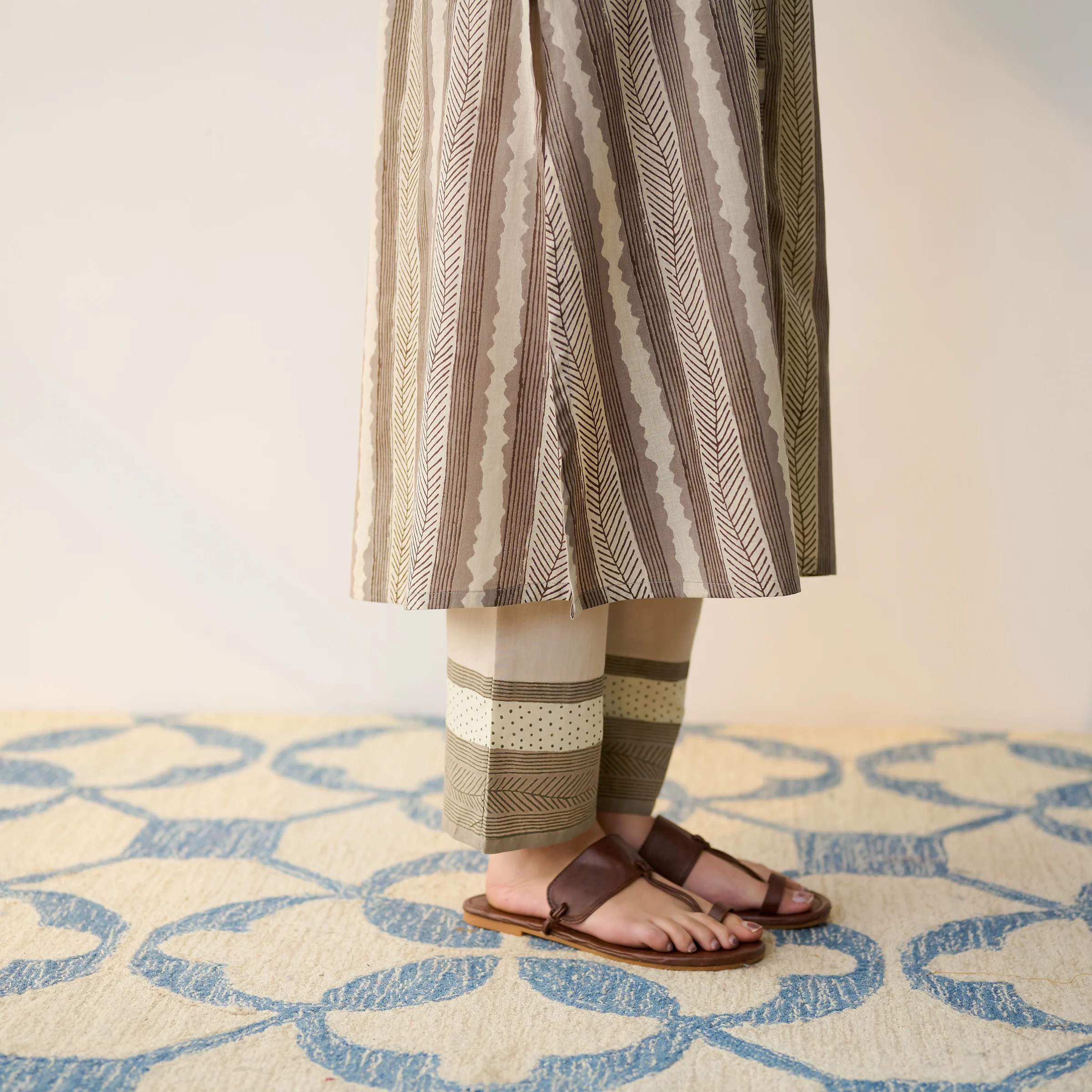 Dabu Inspired Grey Cotton Shirt Kurta with Pant - Image 3