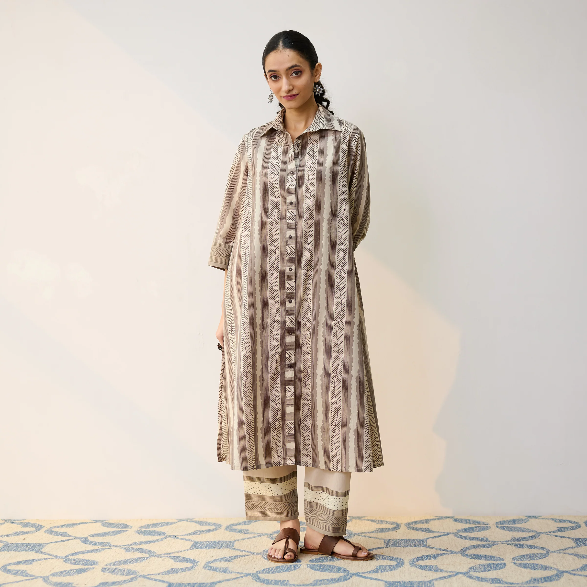 Dabu Inspired Grey Cotton Shirt Kurta with Pant - Image 4