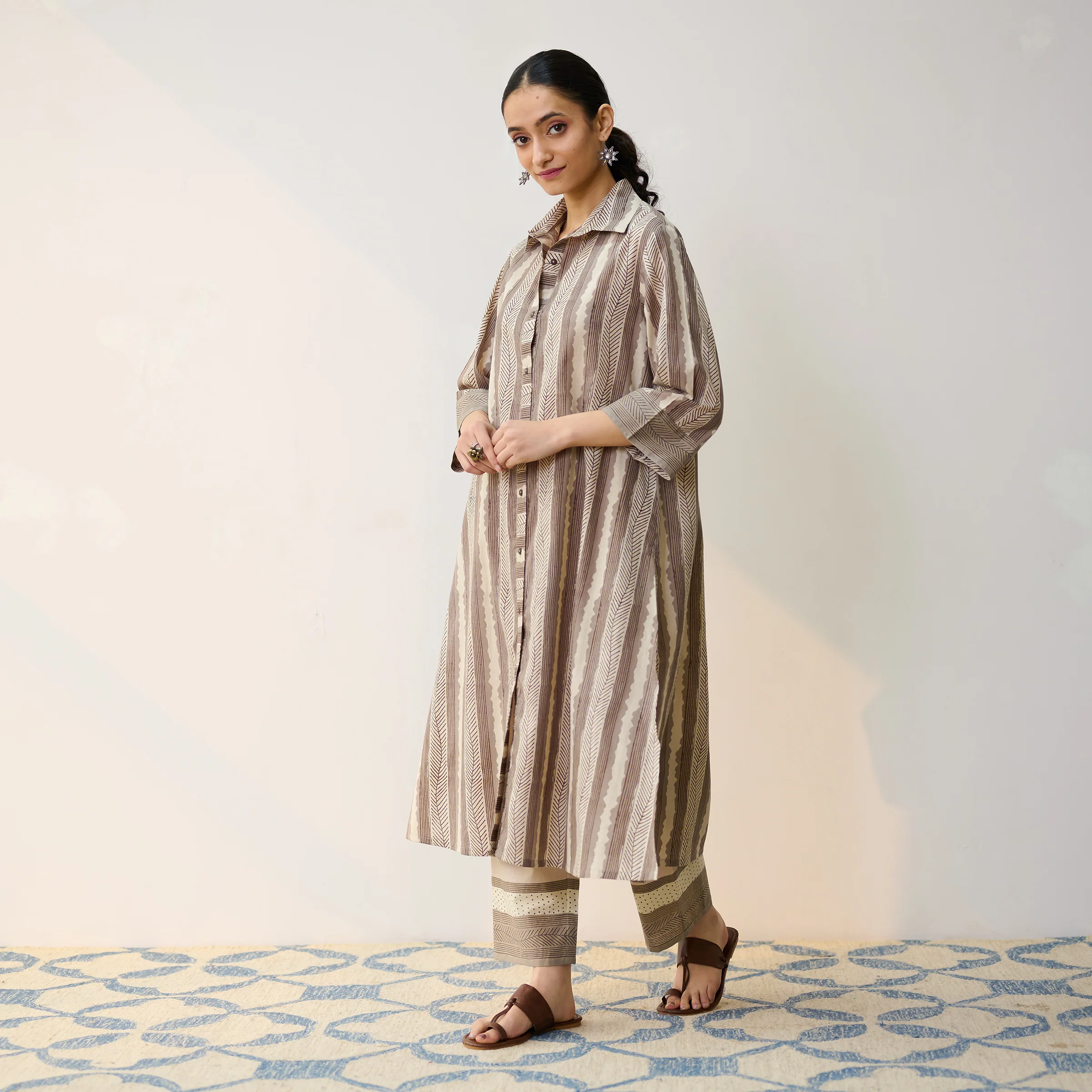 Dabu Inspired Grey Cotton Shirt Kurta with Pant - Image 5