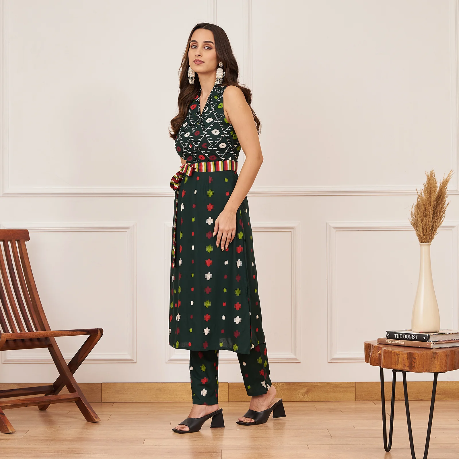 Emerald Green Ikat Inspired Kurta Set with Belt - Image 4