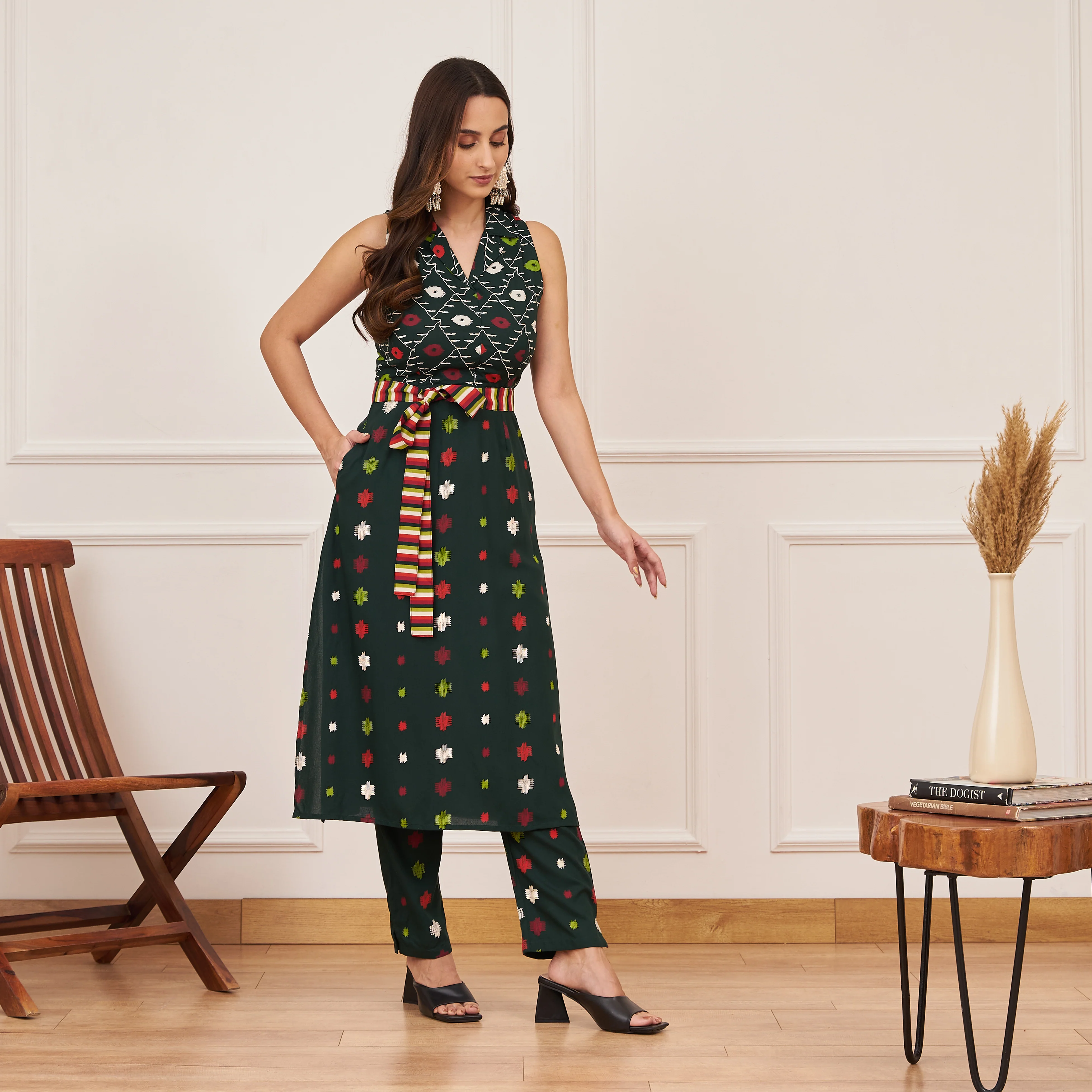 Emerald Green Ikat Inspired Kurta Set with Belt - Image 5