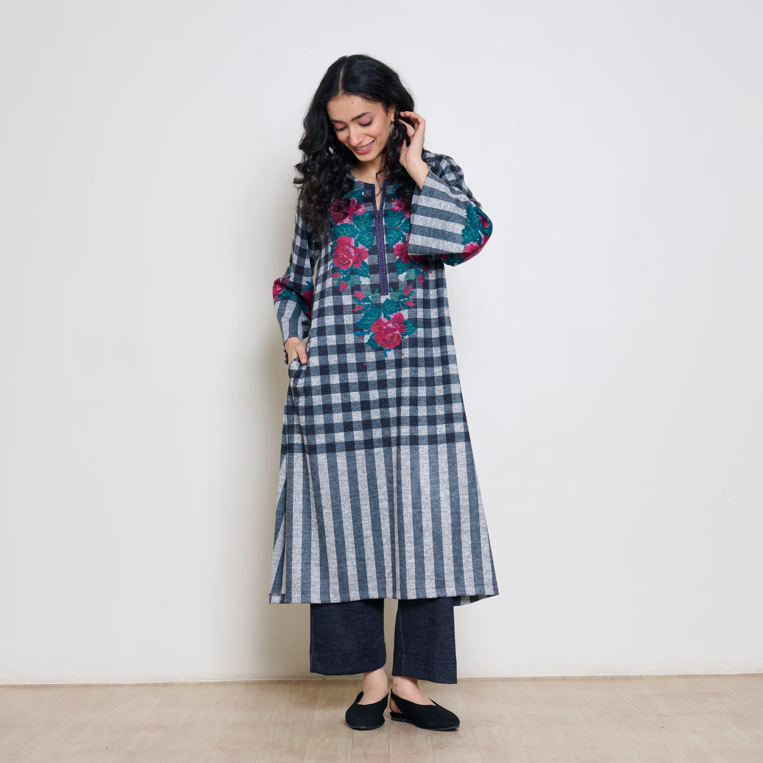 Evermore Woollen Hand Embroidered Kurta - Charcoal - Image 5