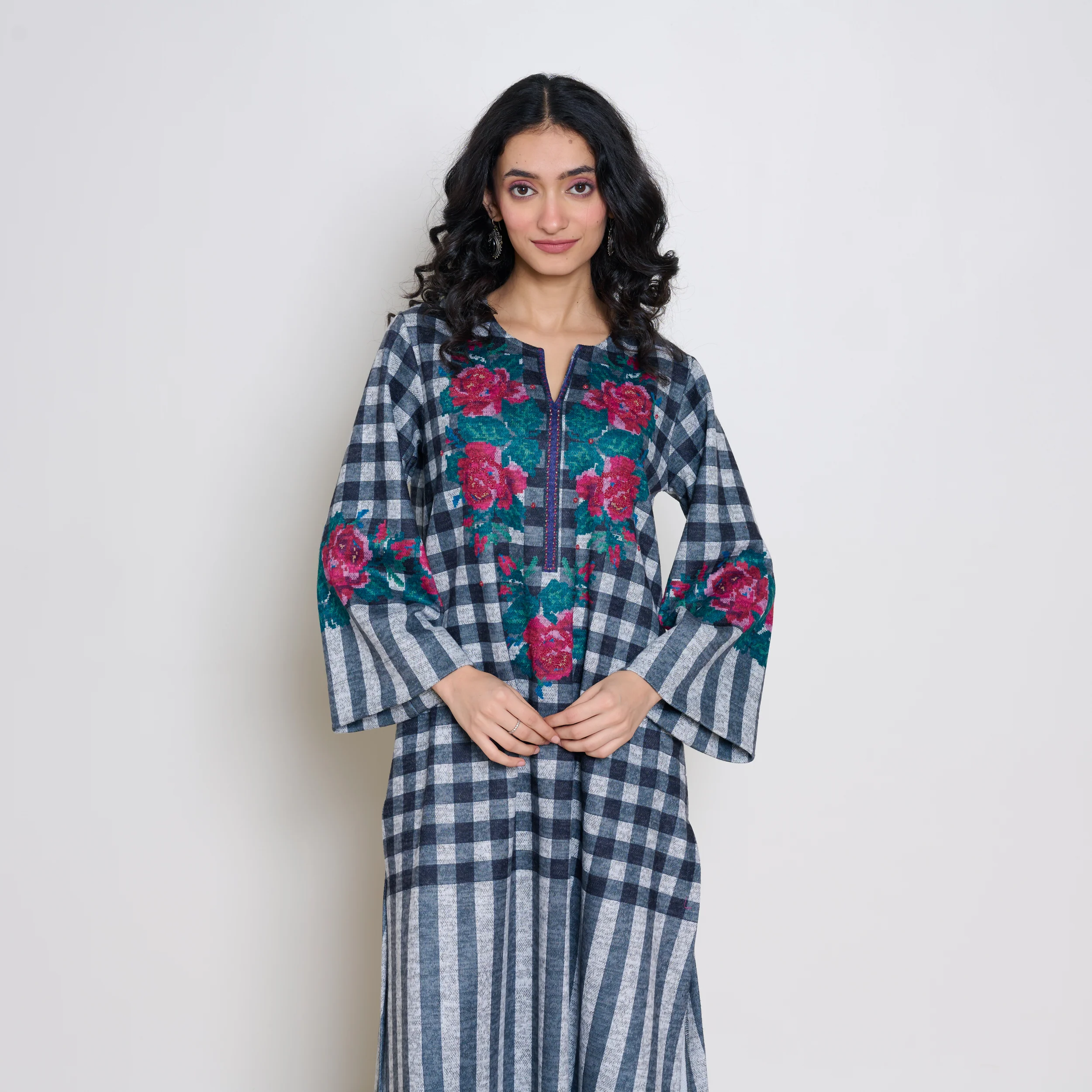Evermore Woollen Hand Embroidered Kurta Set - Charcoal - Image 5