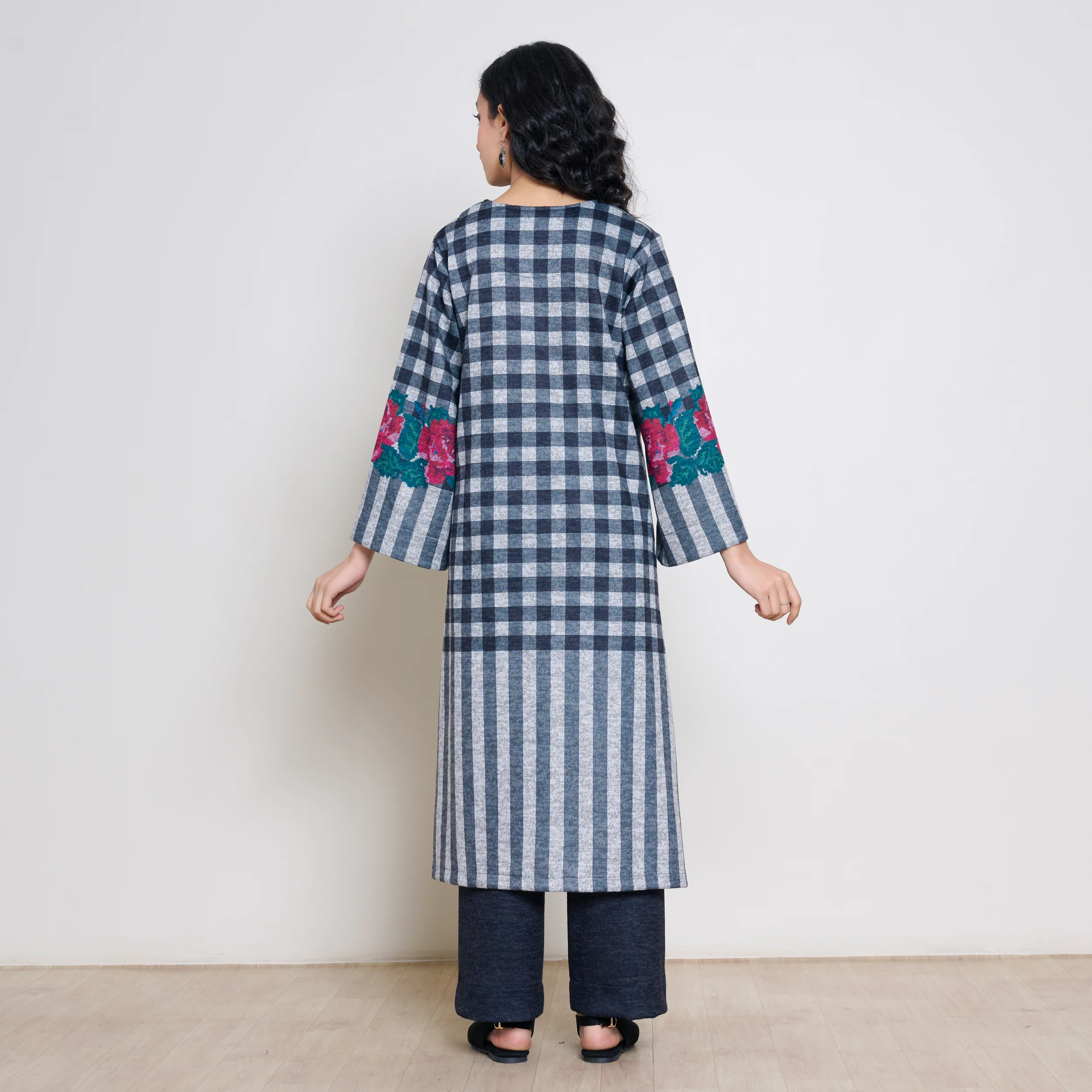 Evermore Woollen Hand Embroidered Kurta Set - Charcoal - Image 6
