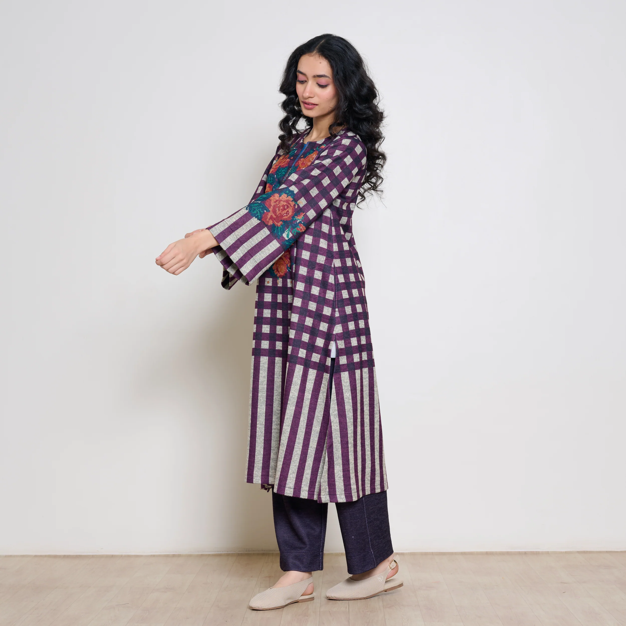 Evermore Woollen Hand Embroidered Kurta Set - Cherry Lacquer - Image 6