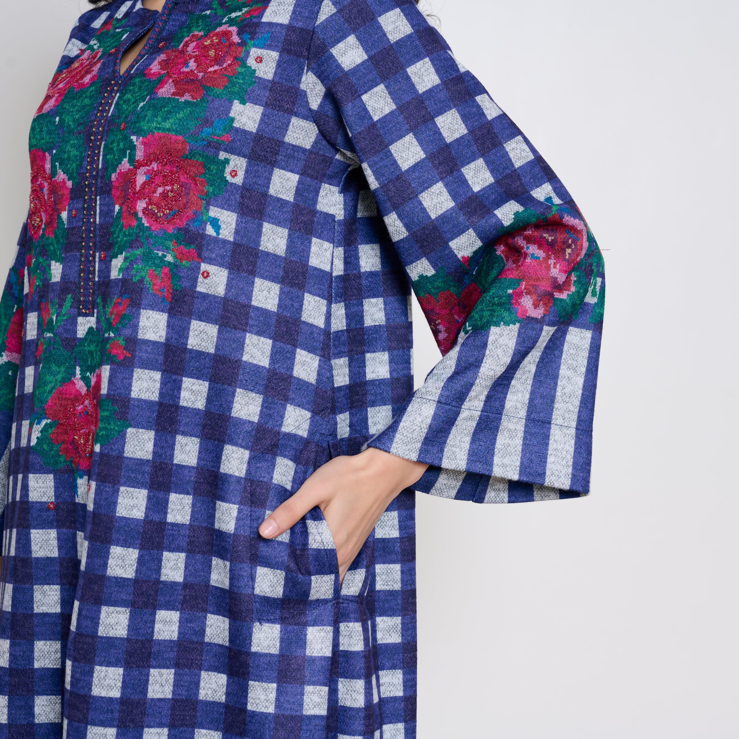 Evermore Woollen Hand Embroidered Kurta Set - Violet - Image 3