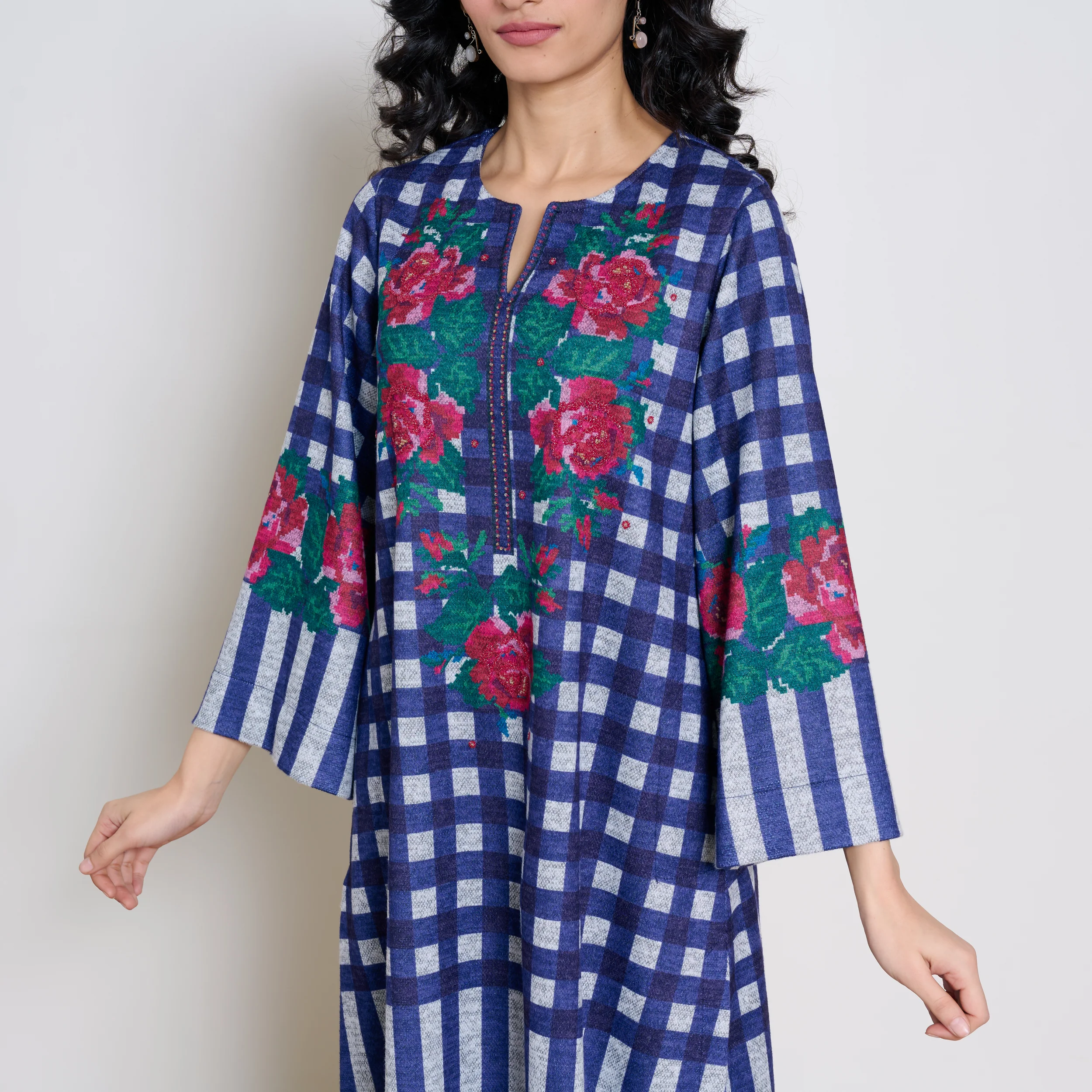 Evermore Woollen Hand Embroidered Kurta Set - Violet - Image 8
