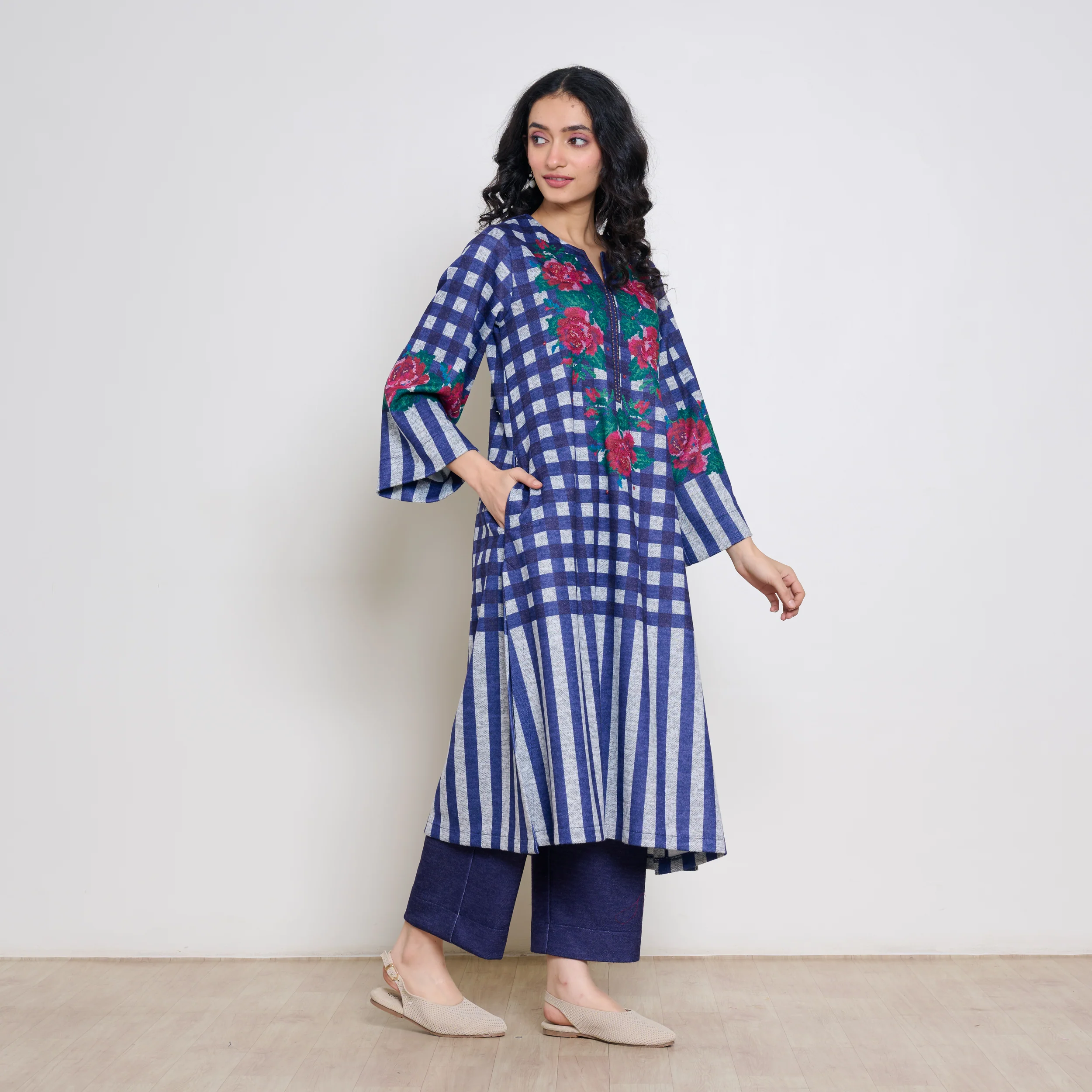 Evermore Woollen Hand Embroidered Kurta - Violet - Image 4
