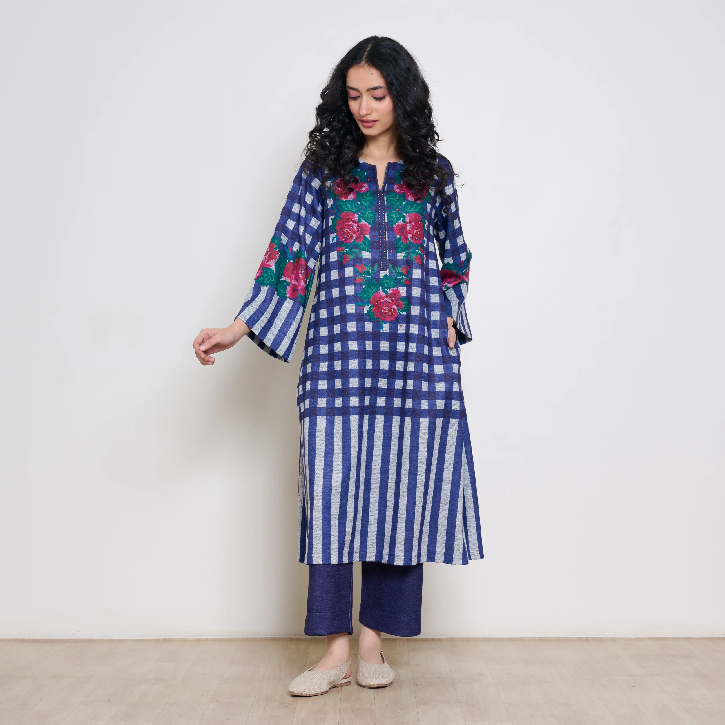 Evermore Woollen Hand Embroidered Kurta - Violet - Image 6