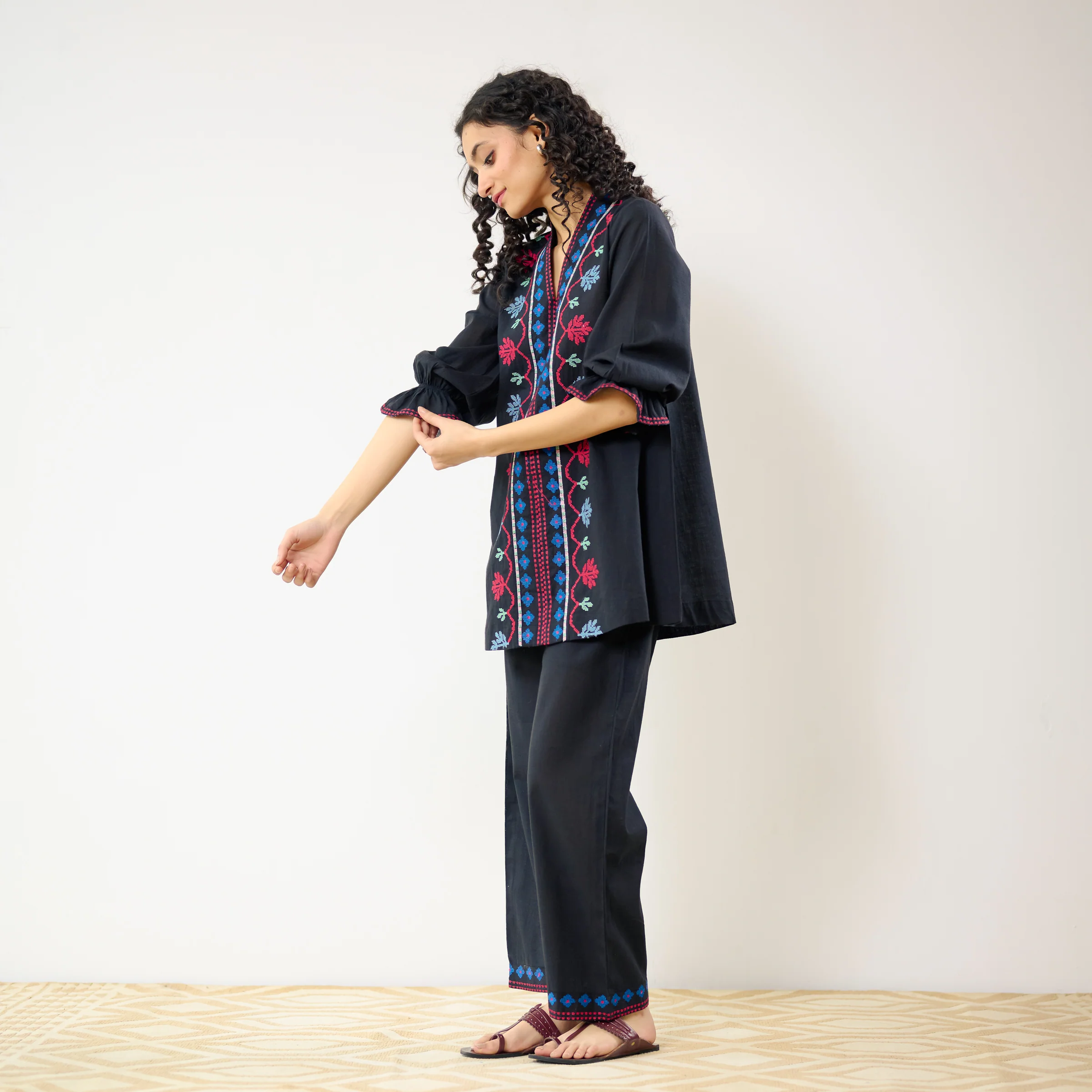 Flounce Sleeved Embroidered Slub Cotton Co-ord Set - Black - Image 7