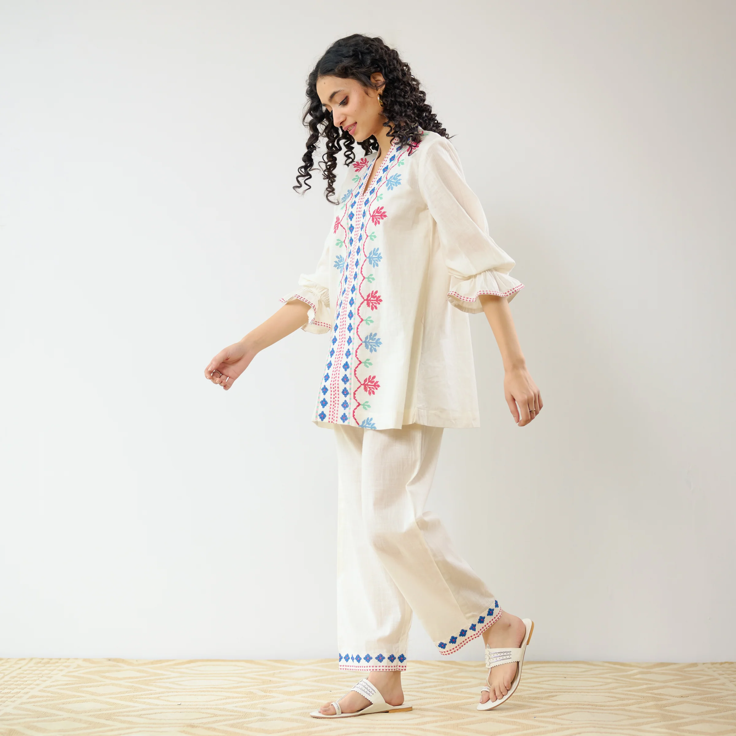 Flounce Sleeved Embroidered Slub Cotton Co-ord Set - White - Image 7
