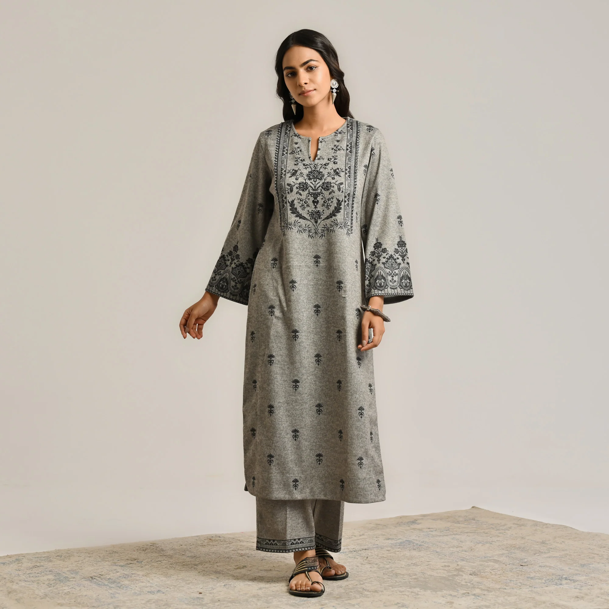 Grey Contemporary Embroidered Woollen Kurta - Image 3