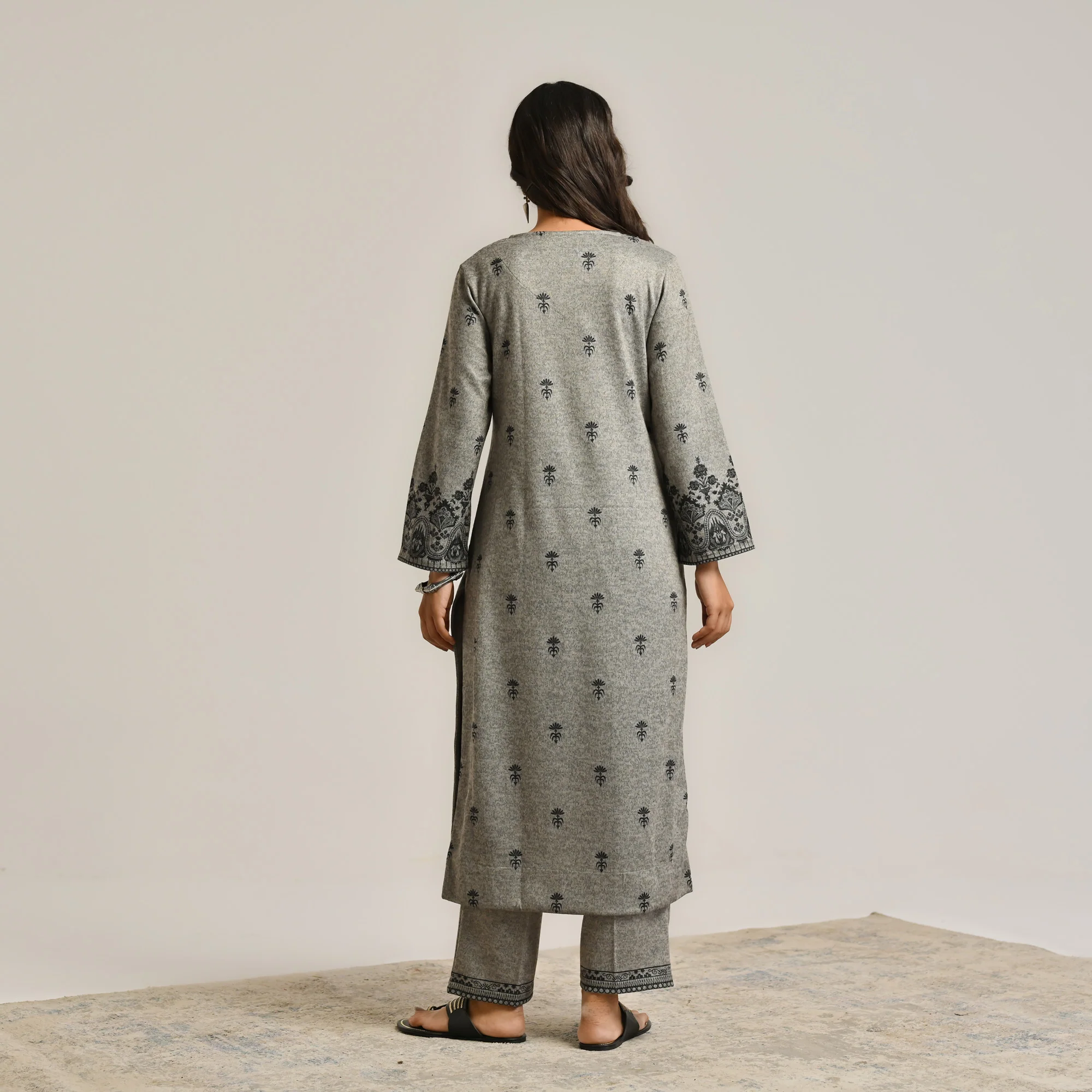 Grey Contemporary Embroidered Woollen Kurta - Image 6