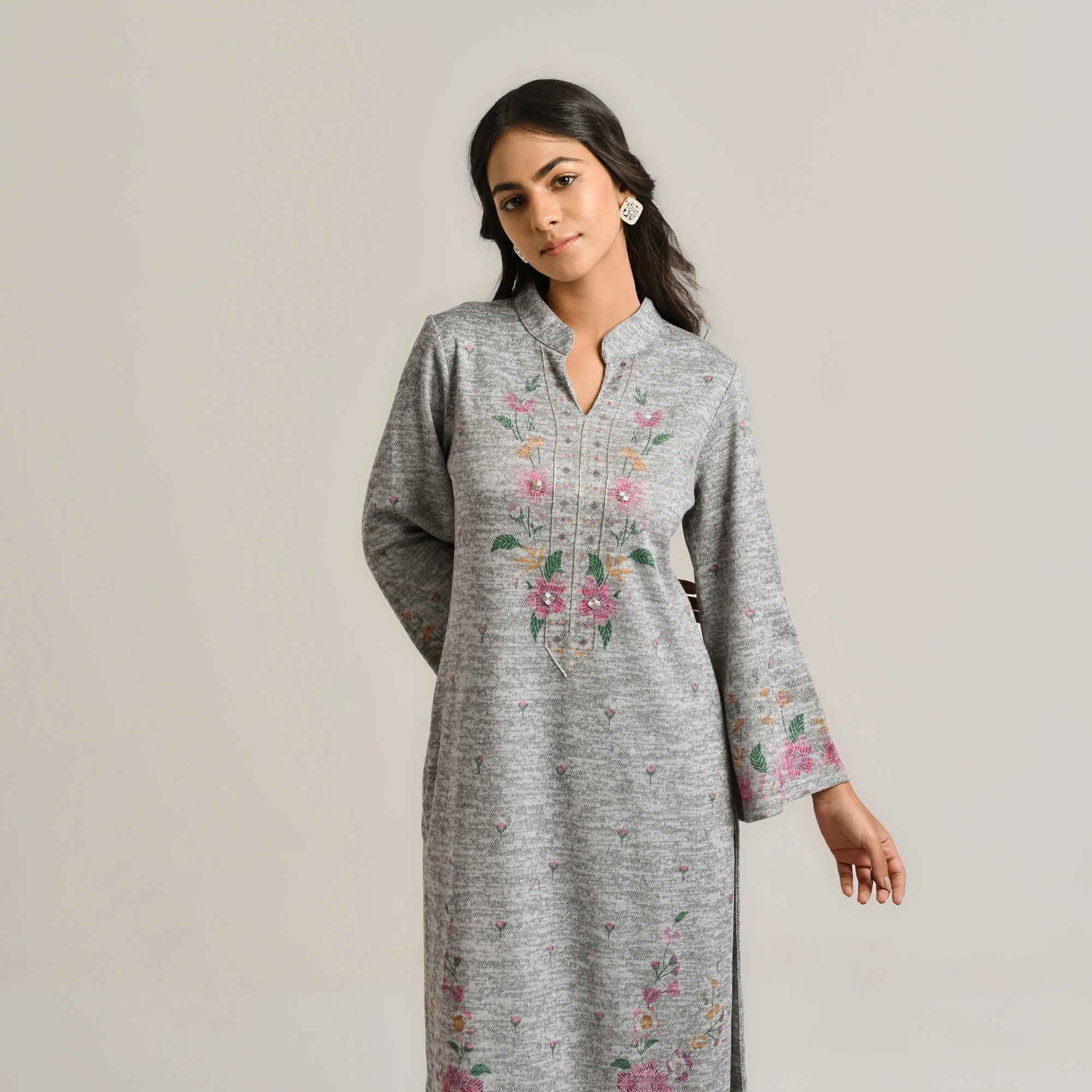 Grey Floral Woollen Kurta with Embroidery Detail - Image 4