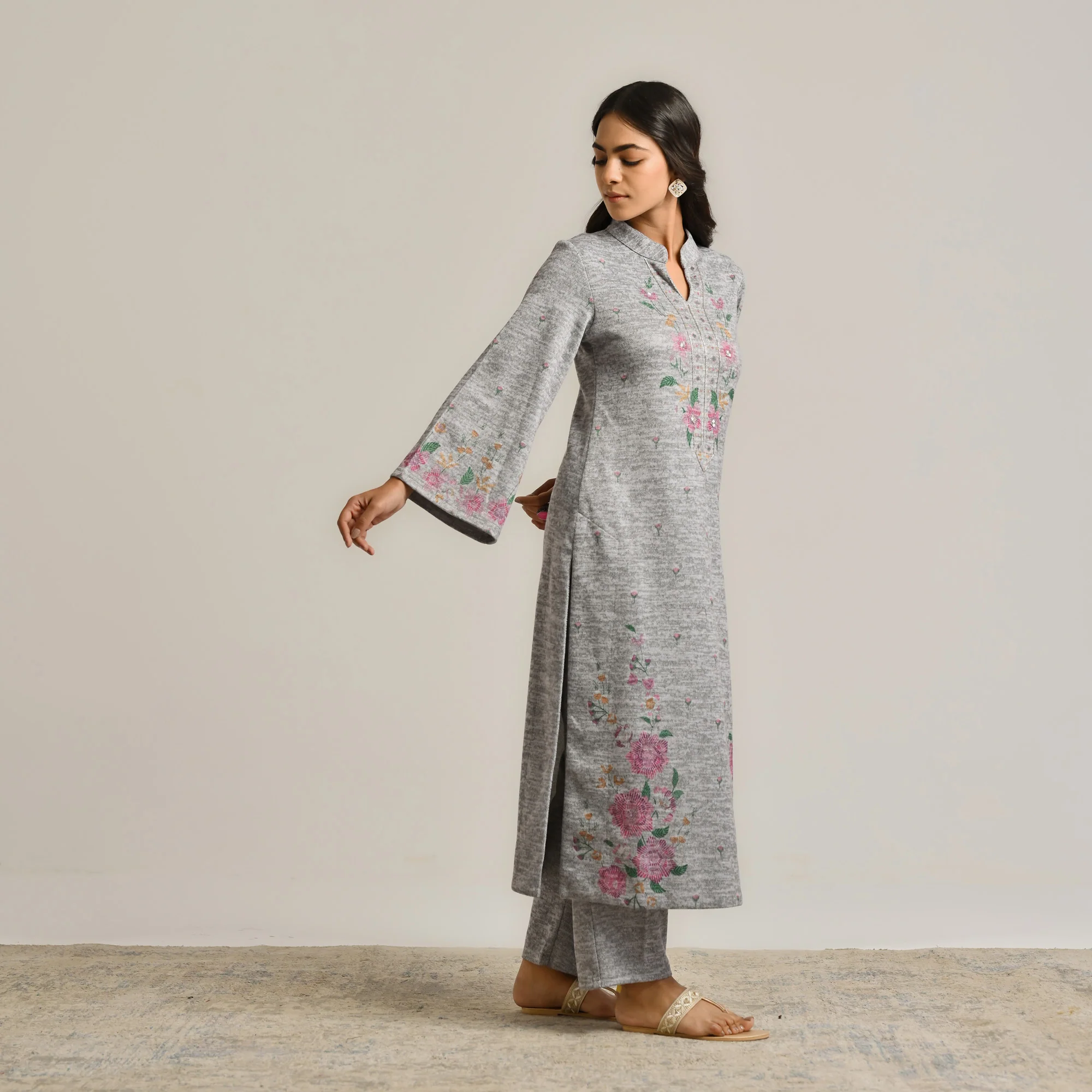 Grey Floral Woollen Kurta with Embroidery Detail - Image 6