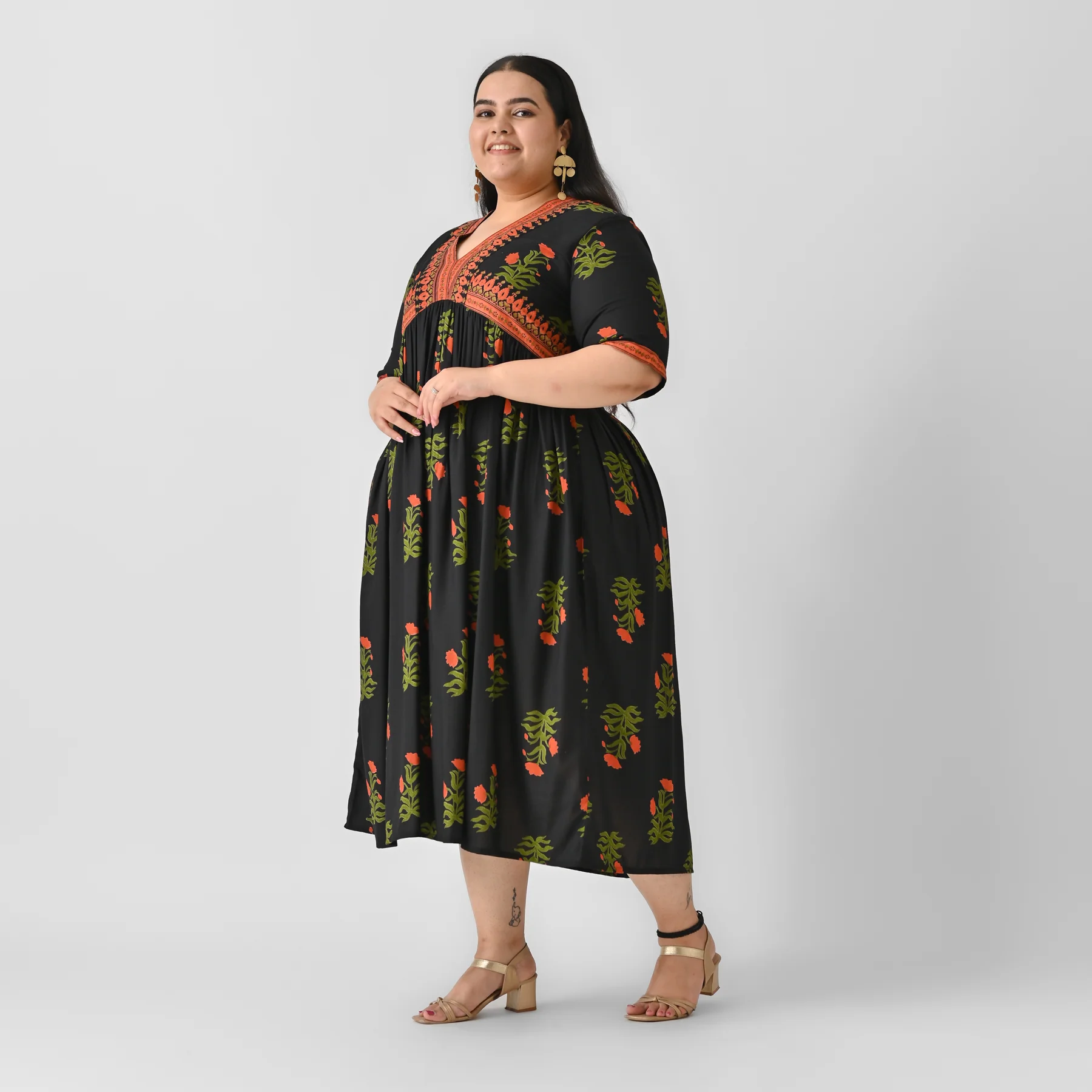 Gulbagh Black V Neck Dress - SOM - Image 4