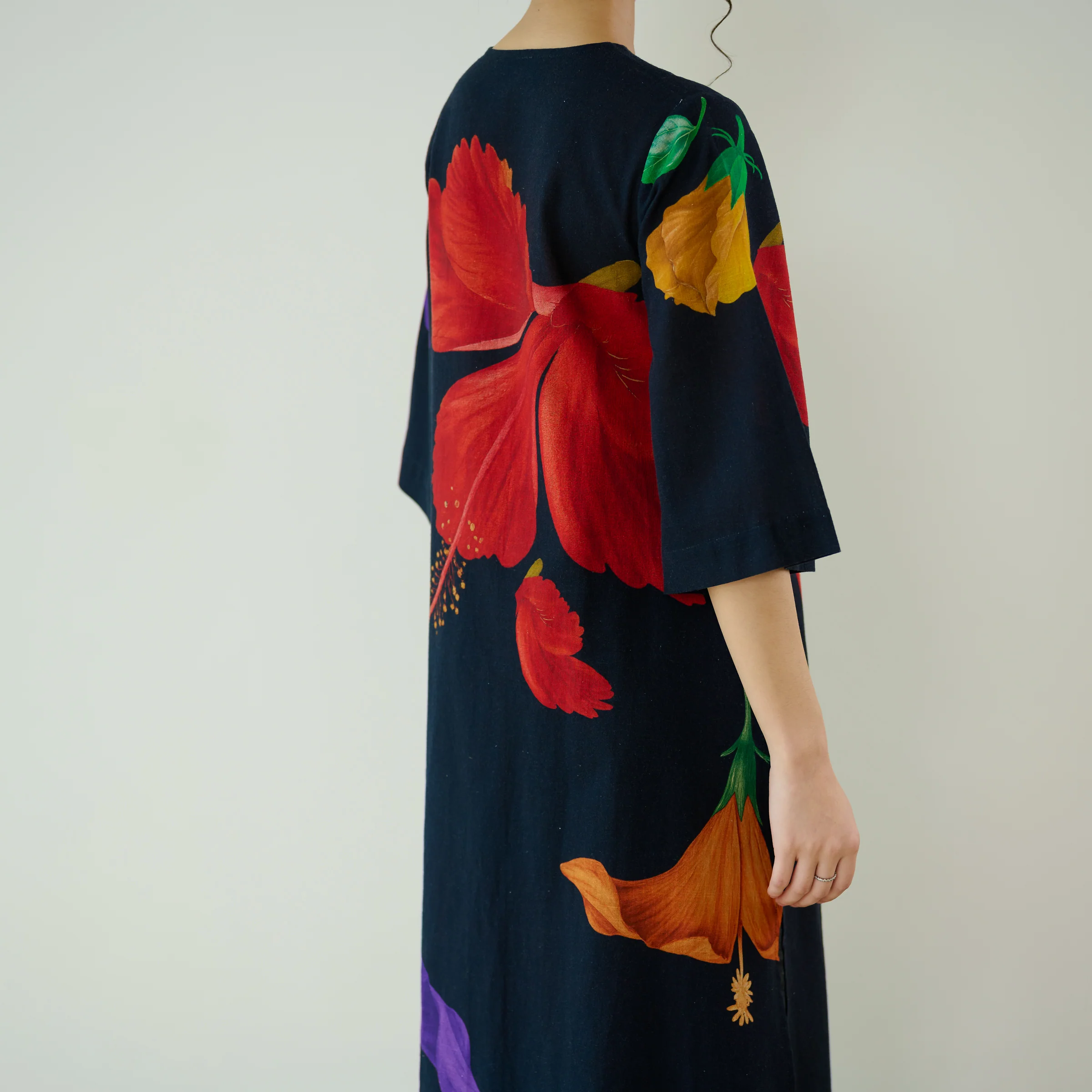 Hibiscus Slub Cotton Kurta Set - Black - Image 3