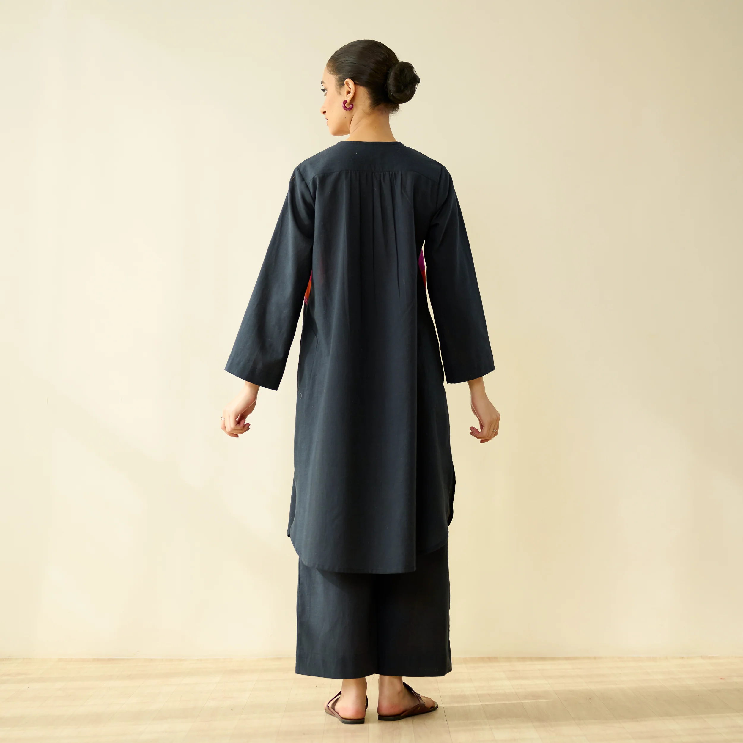 Ikatra Pure Slub Cotton Kurta Set - Black - Image 4