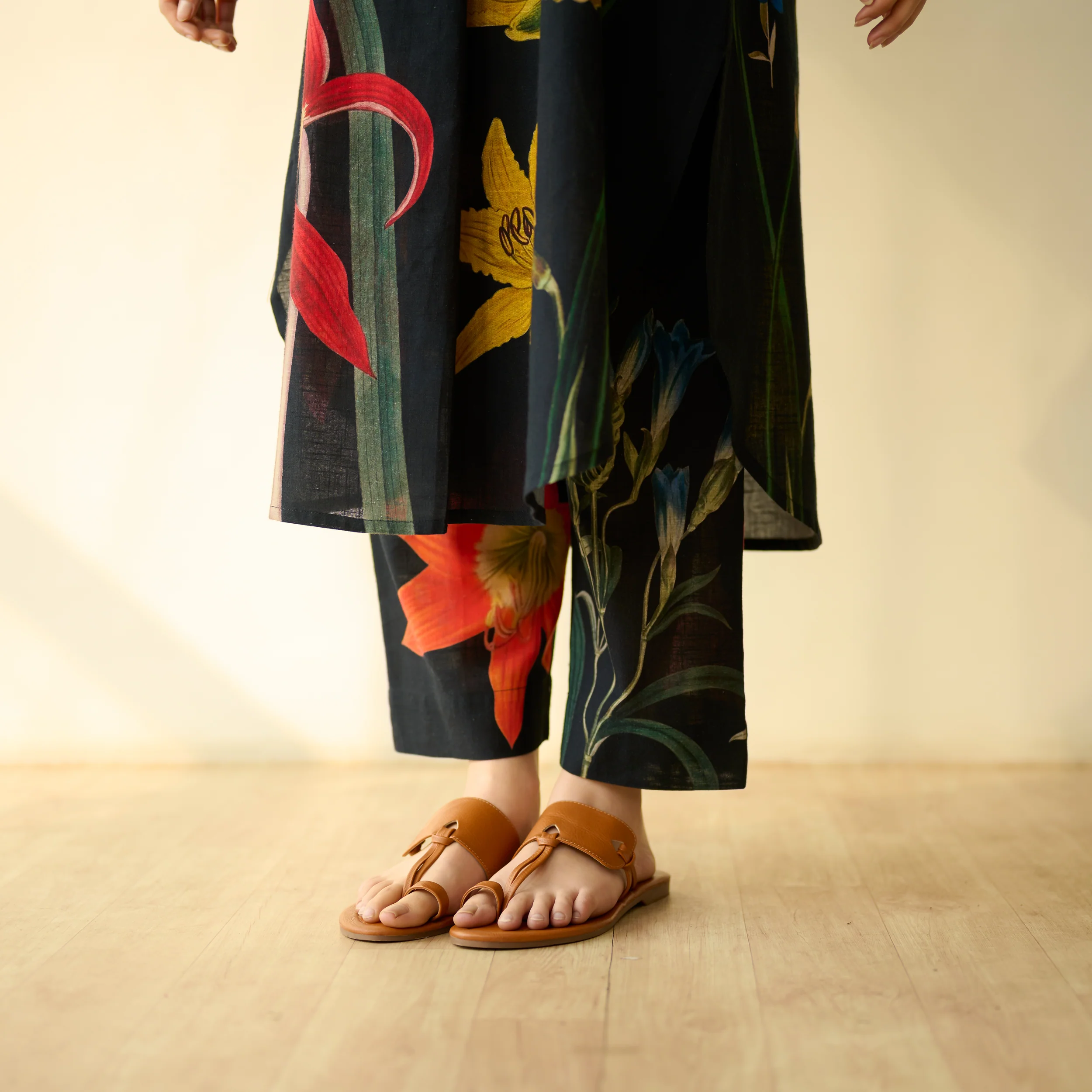 Into the Wilderness Slub Cotton Kurta Set - Black - Image 3