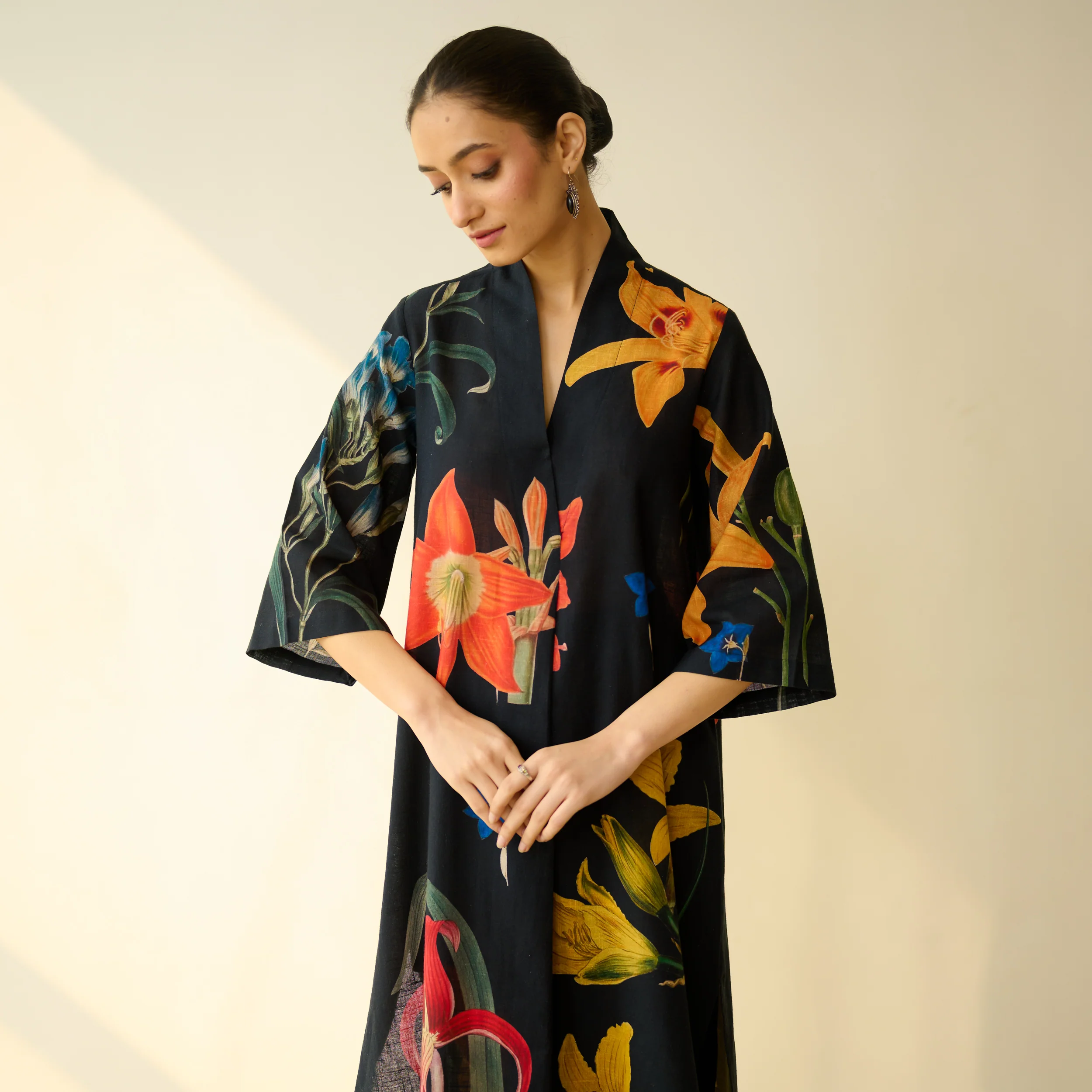 Into the Wilderness Slub Cotton Kurta Set - Black - Image 4