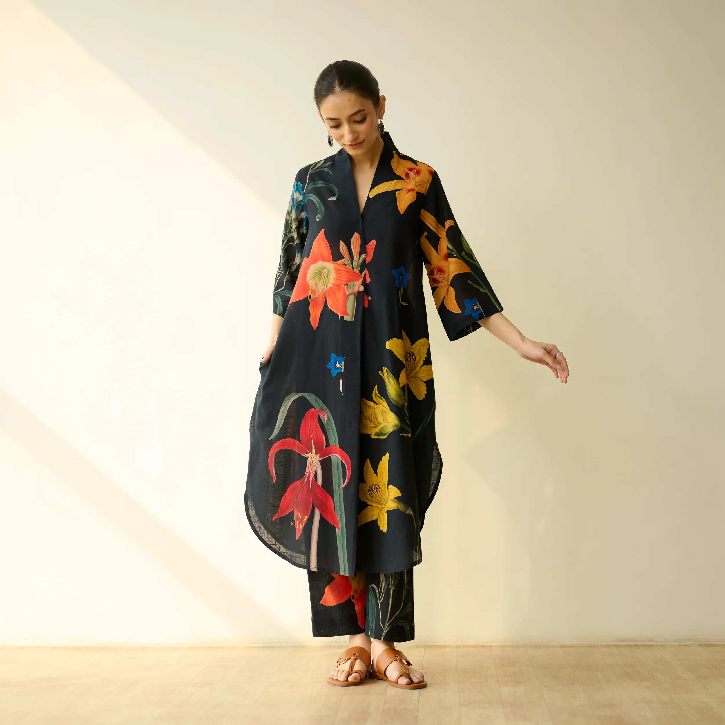 Into the Wilderness Slub Cotton Kurta Set - Black - Image 5