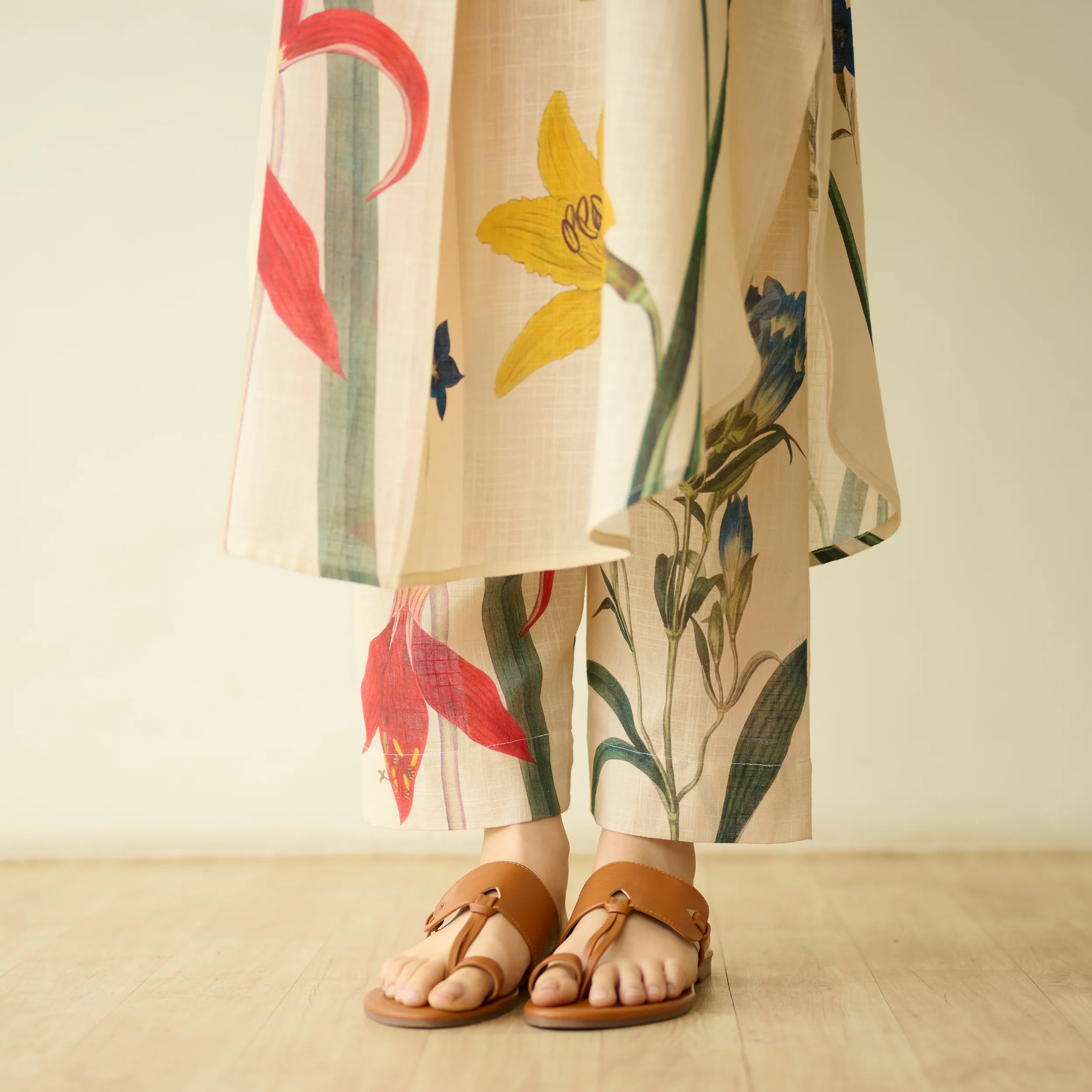 Into the Wilderness Slub Cotton Kurta Set - Cream White - Image 3