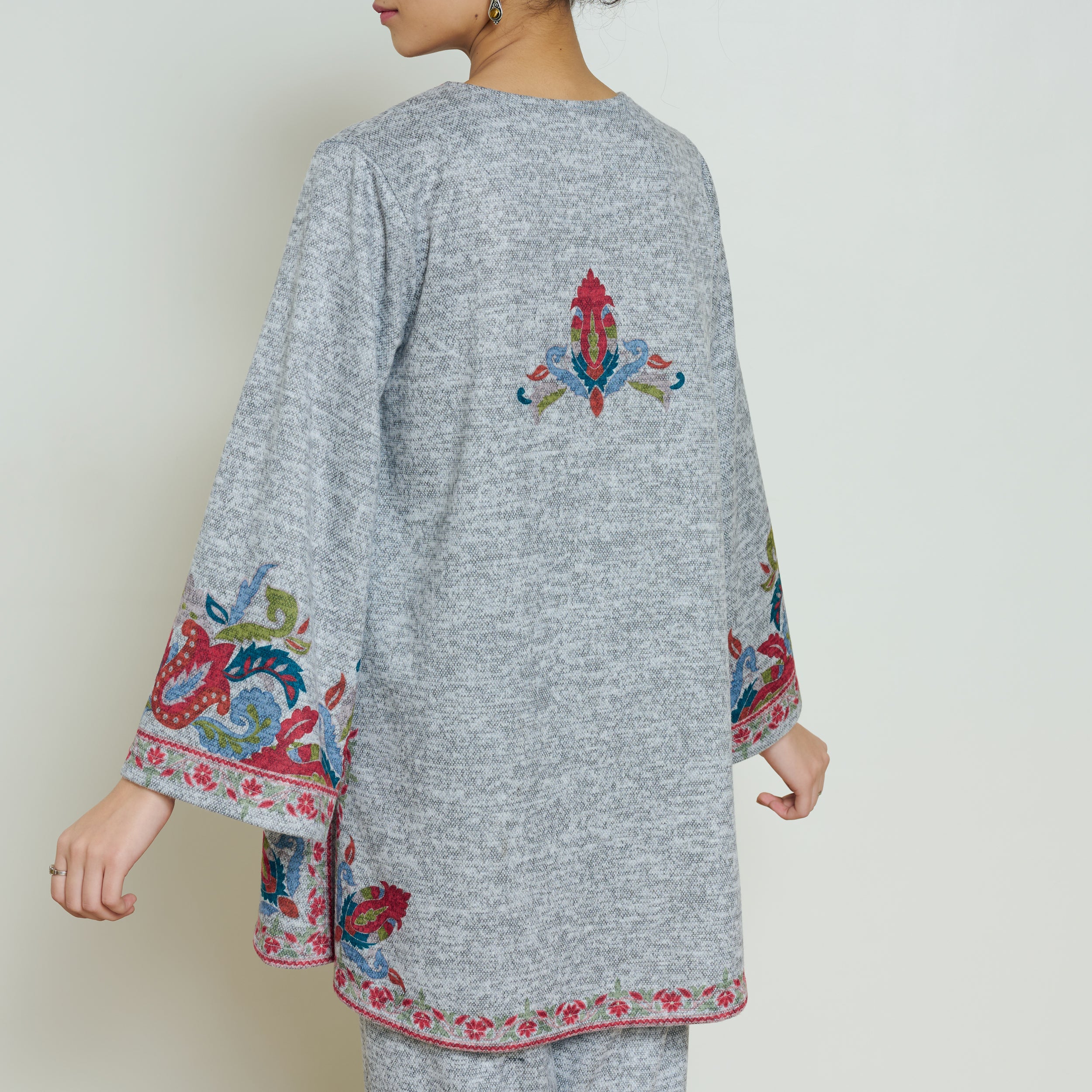 Kashmira Woollen Kurta - Snow Grey - Image 11