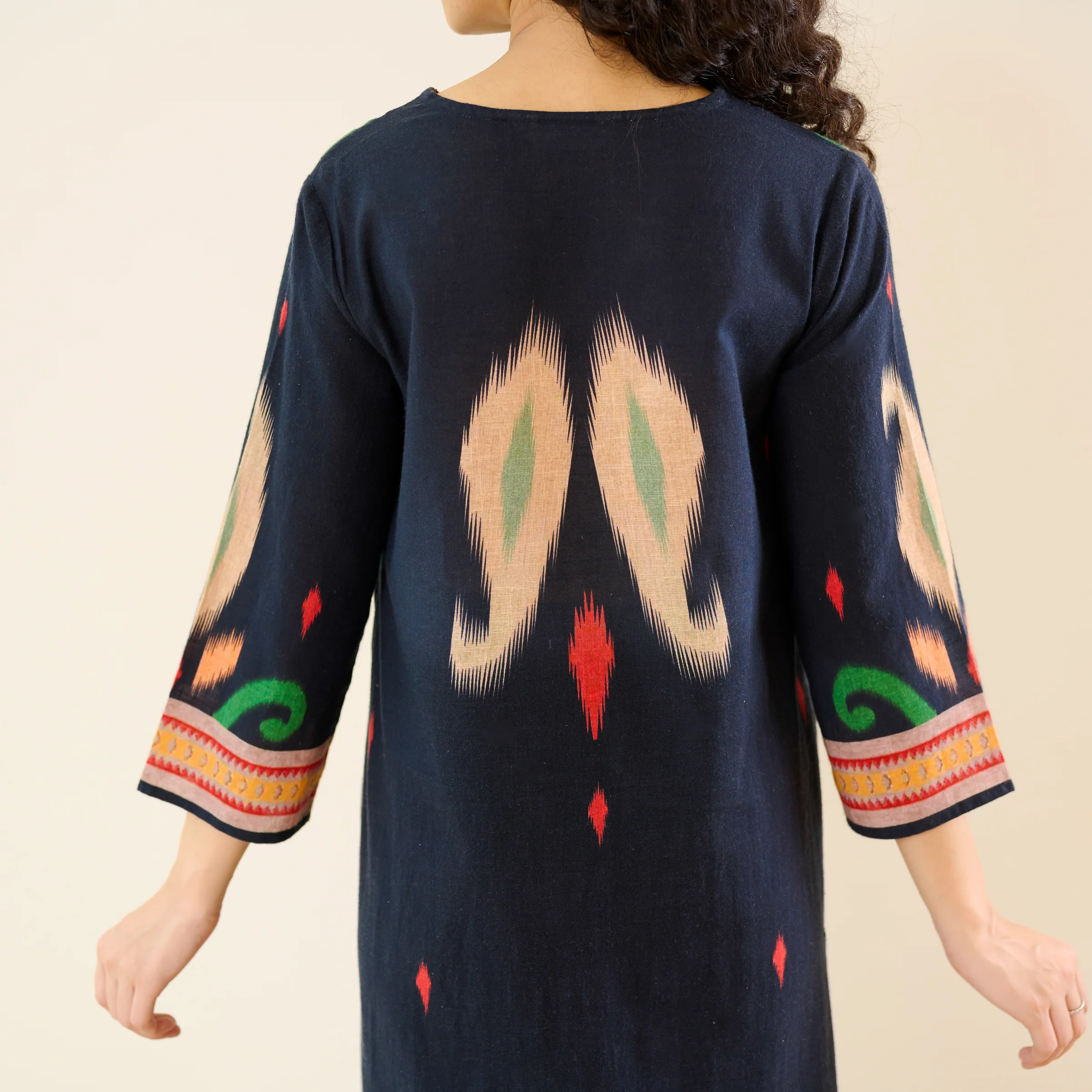 Loomlight Slub Cotton Ikat Inspired Kurta Set - Black - Image 4