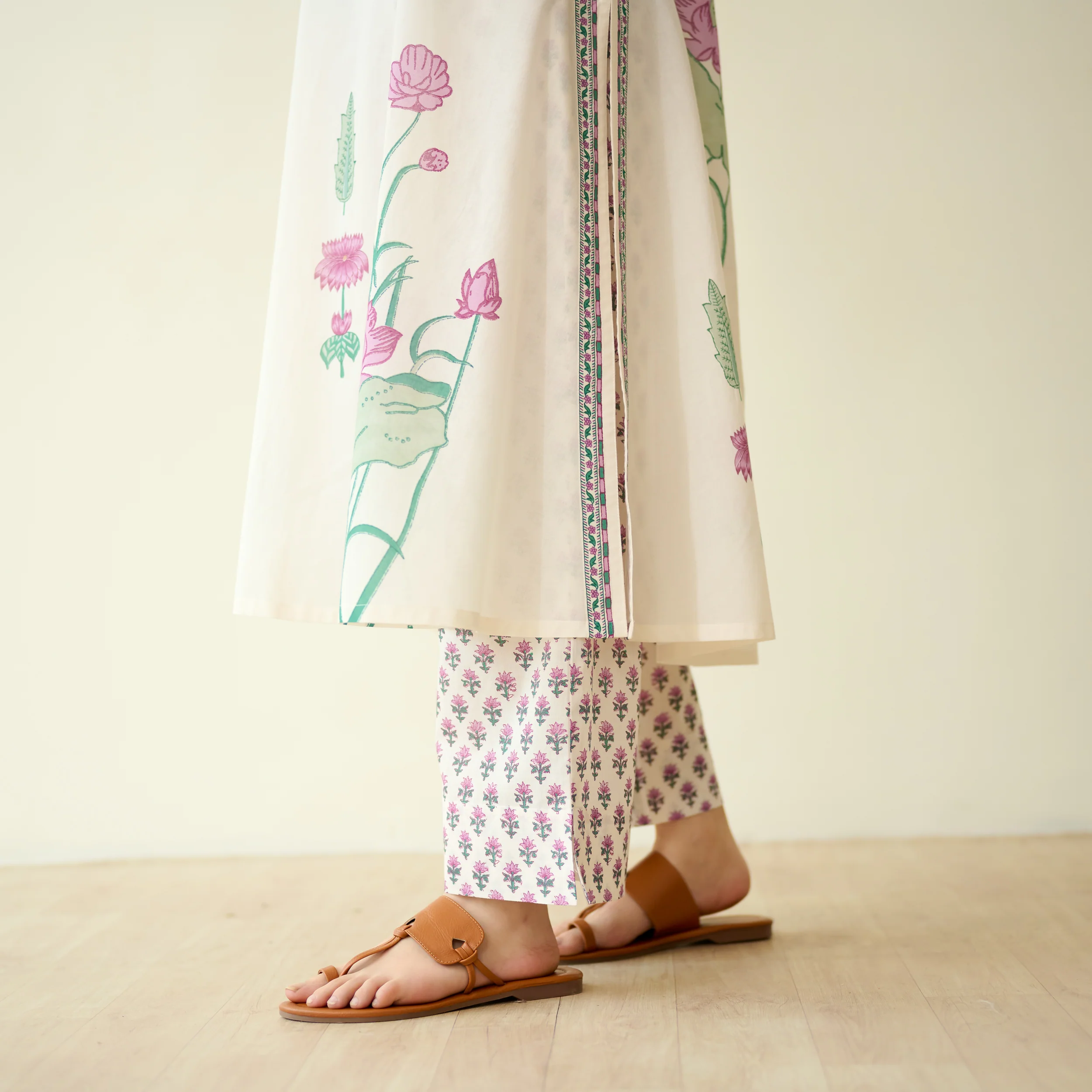 Lotus Bloom Mulmul Cotton Kurta Set - Lilac - Image 3